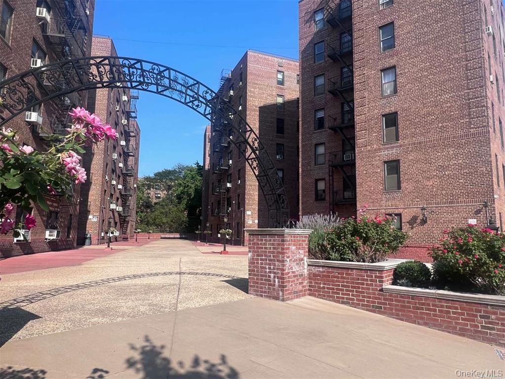 83-75 Woodhaven Boulevard Lb10 — photo