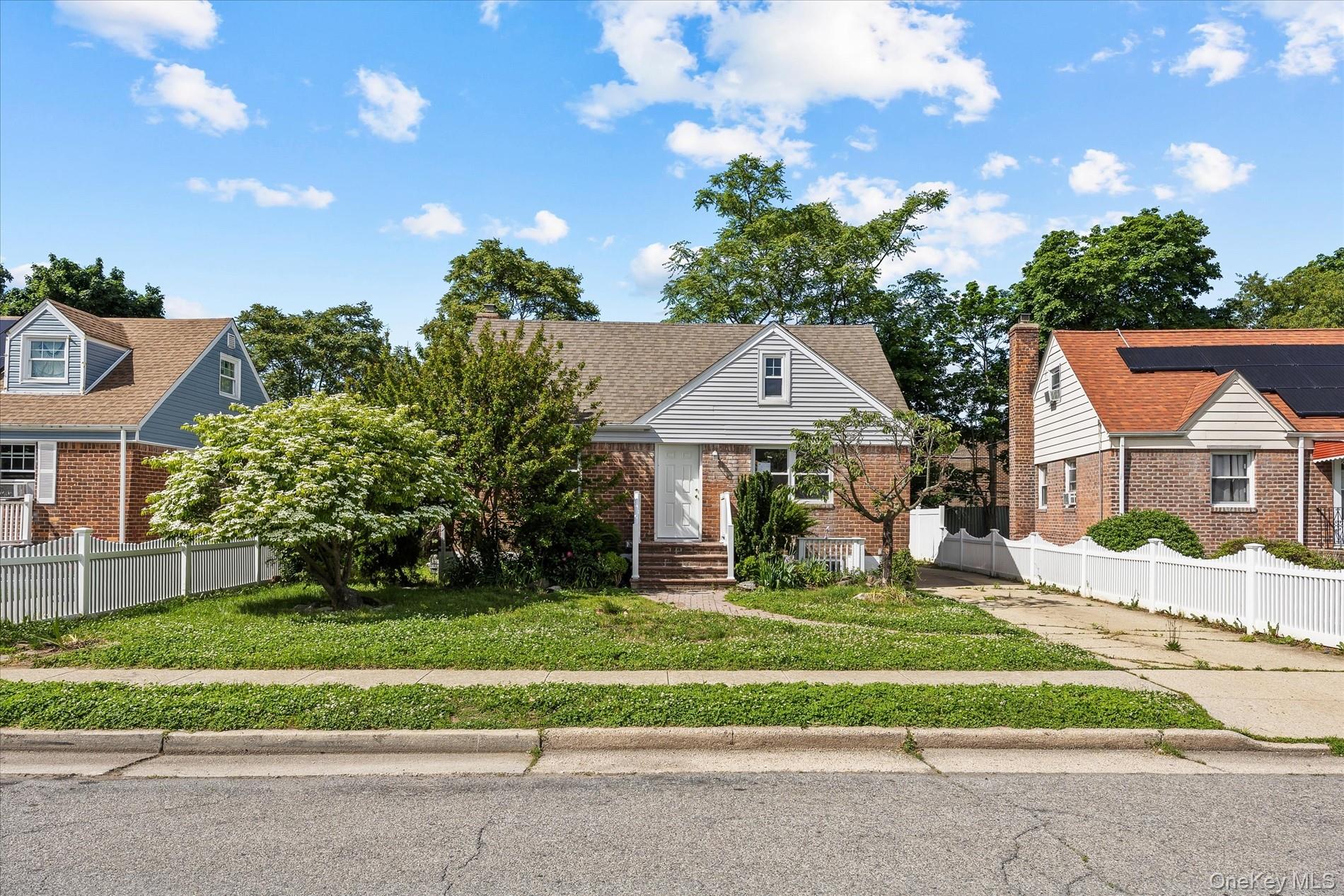 27 Circle Drive — photo