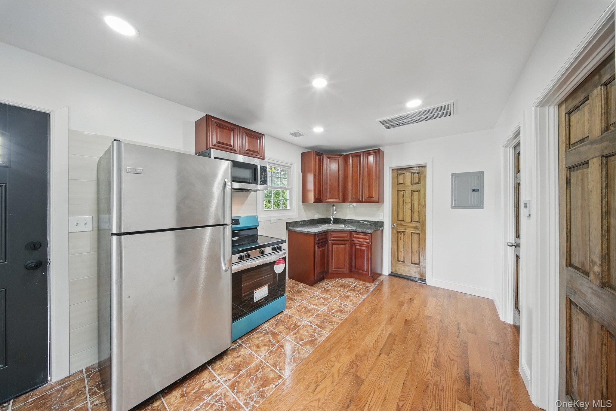 14 Yankee Place 7 — photo