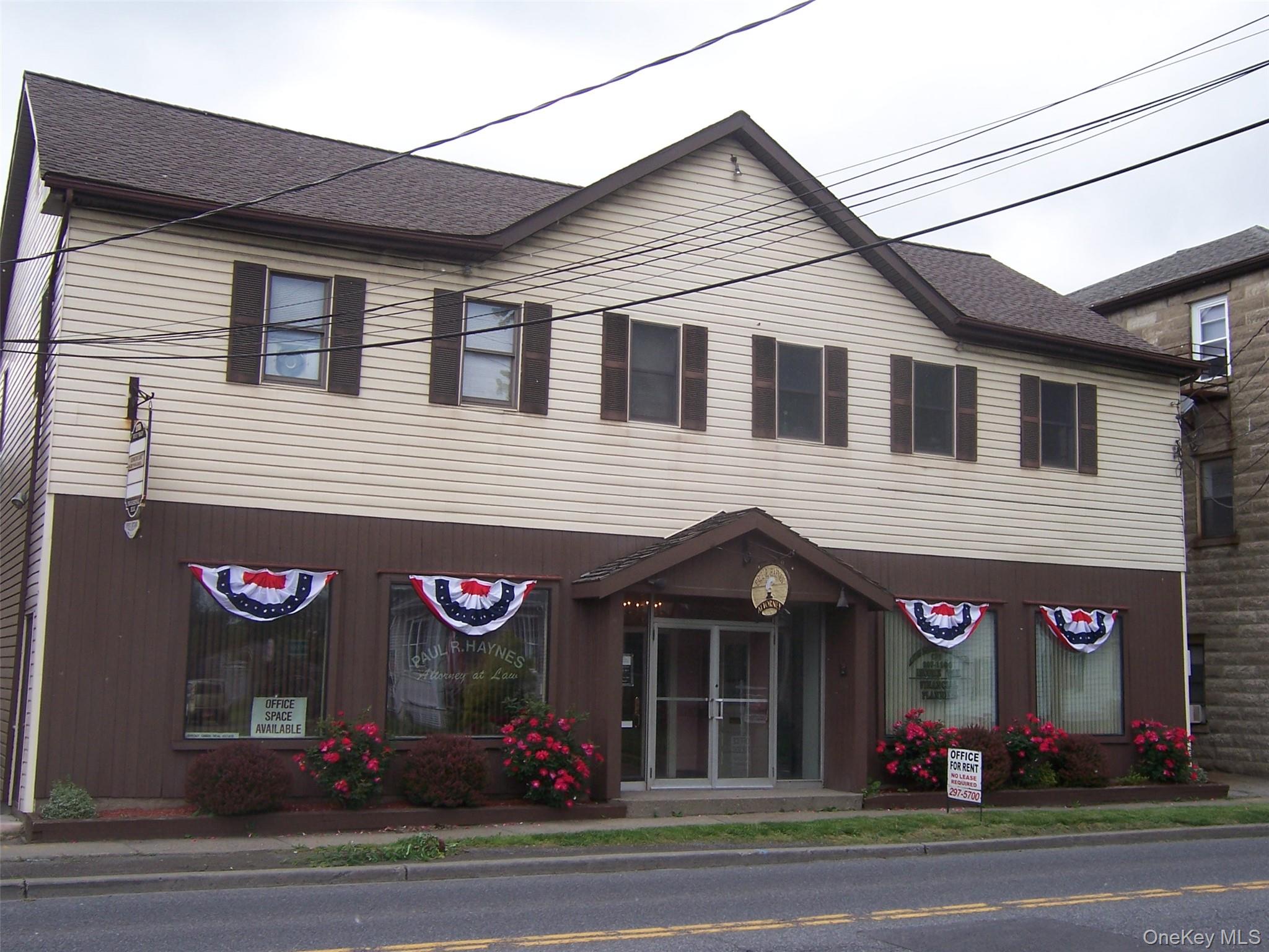 2789 W Main Street Front Office, 1st Floor — photo