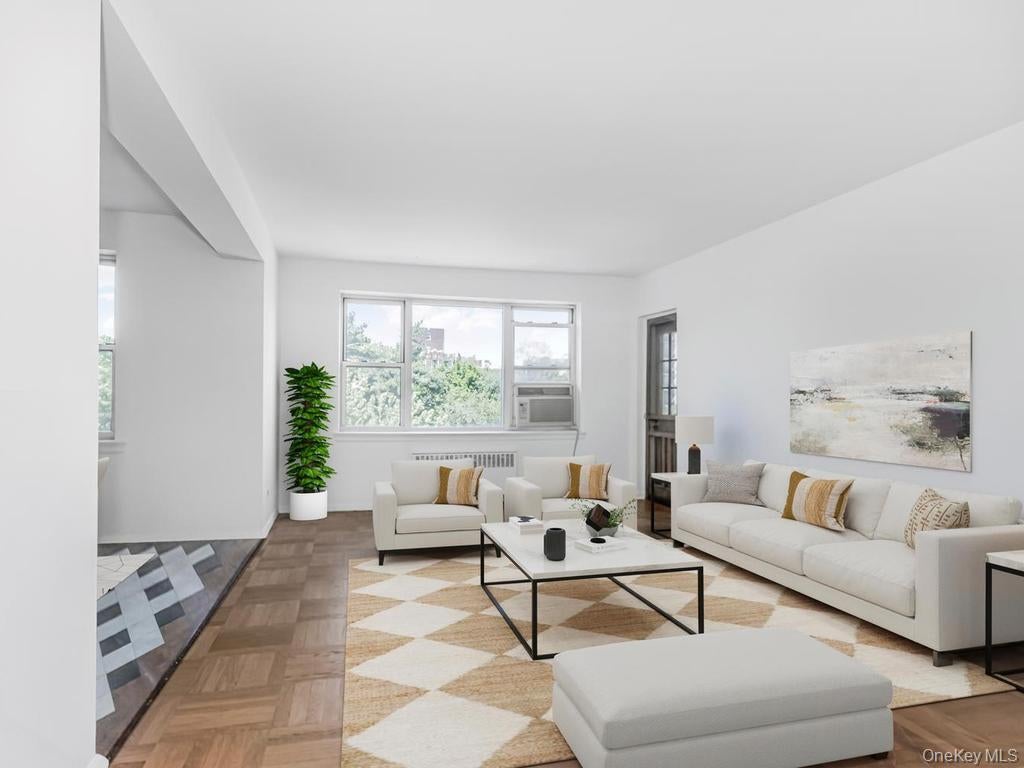 2711 Henry Hudson Parkway 6D — photo
