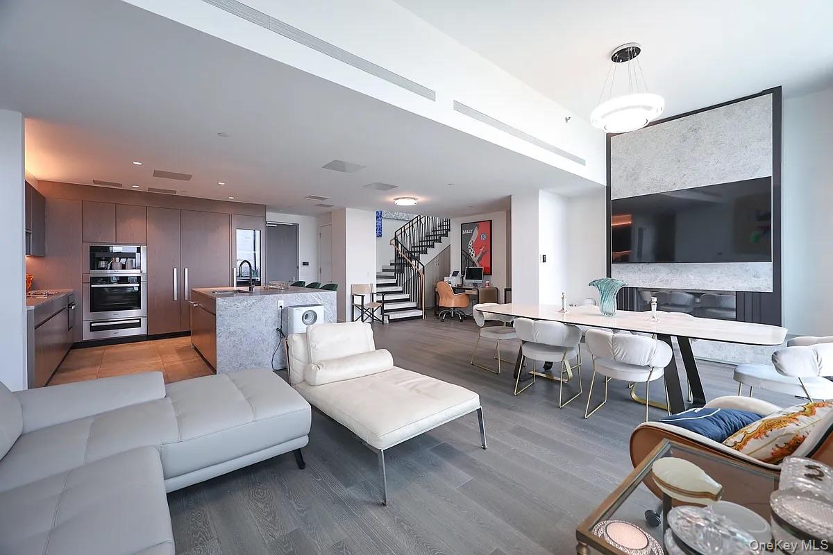 133-36 37th Avenue Ph3B — photo
