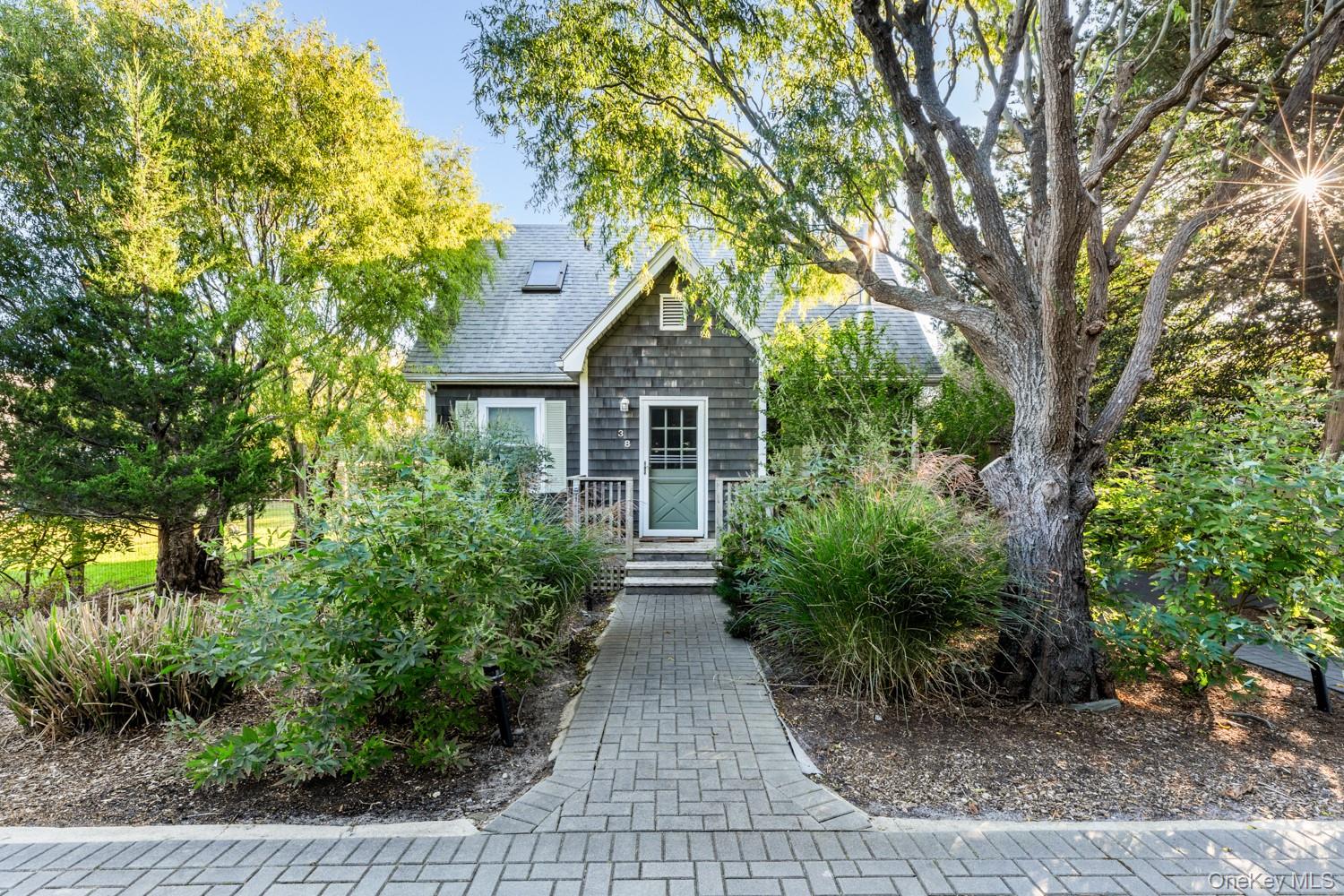 38 Homesite Avenue — photo