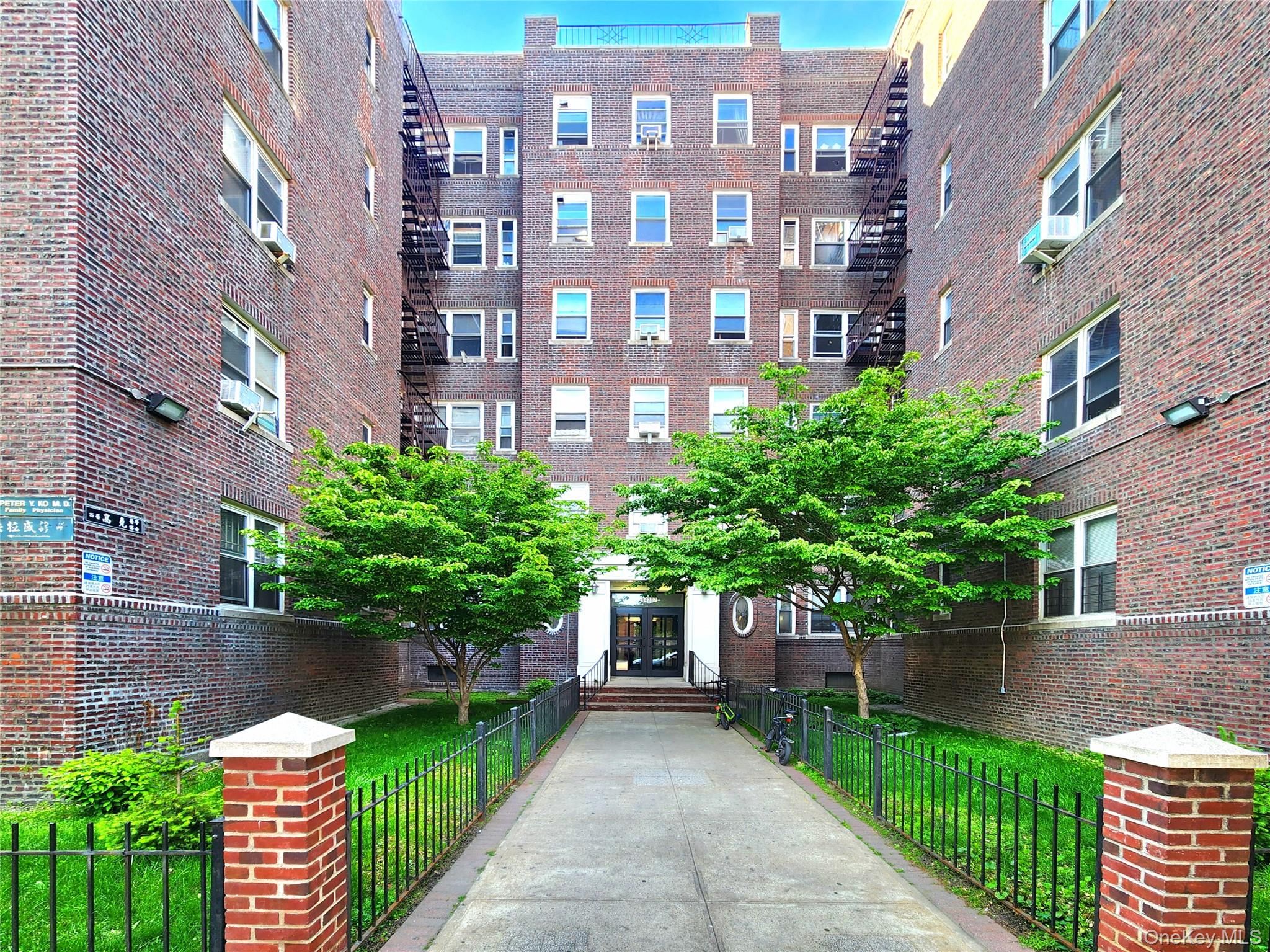 143-07 Sanford Avenue 1K — photo