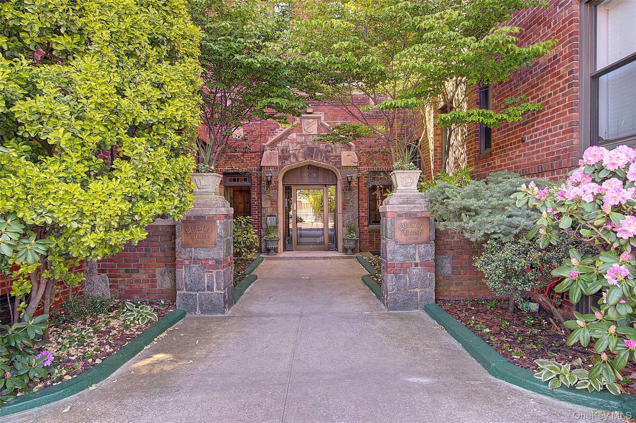 167-10 Crocheron Avenue 5R — photo