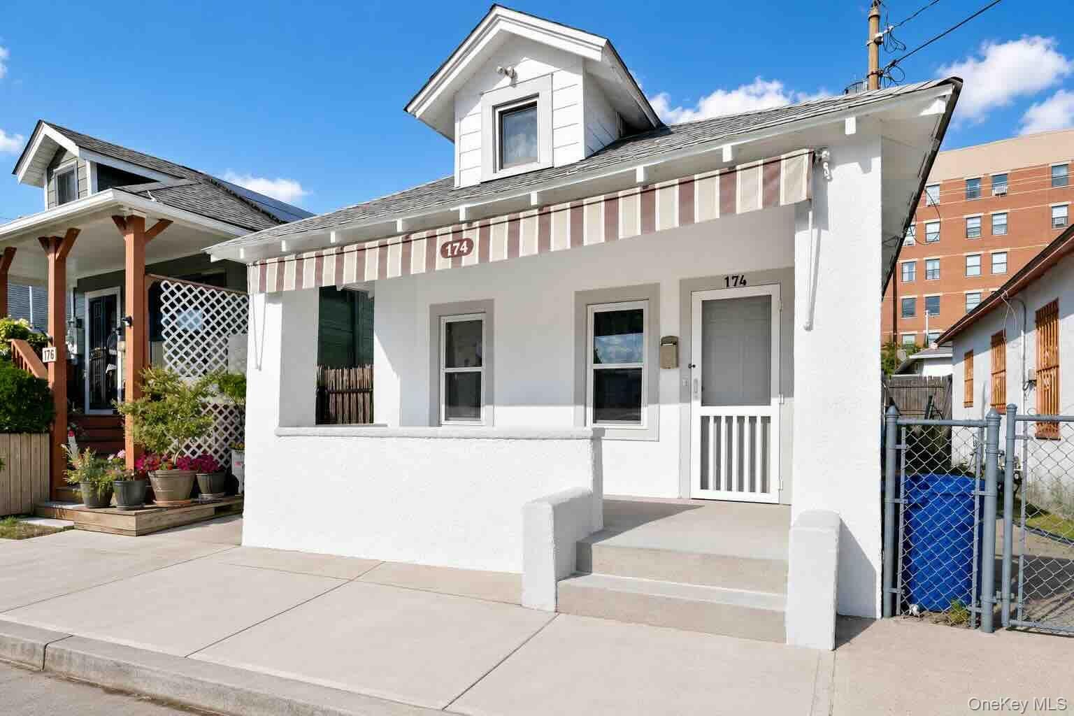 174 Beach 25th Street — photo