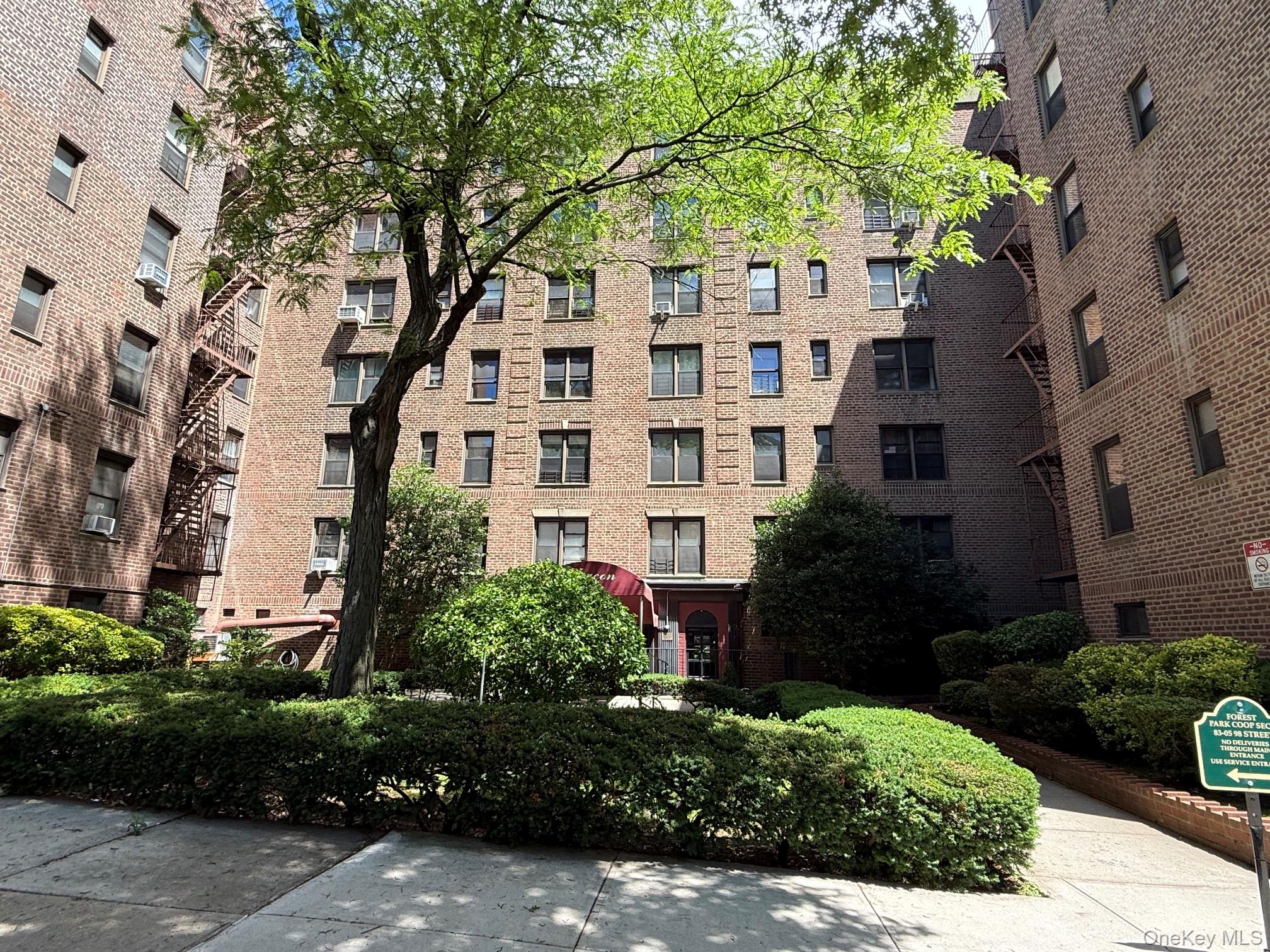 83-05 98 Street 3H — photo