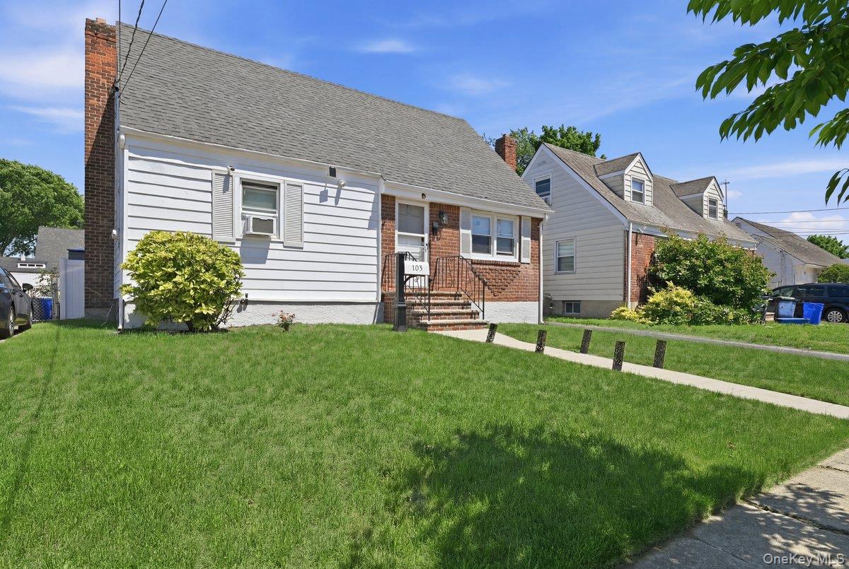 105 N Montague Street — photo
