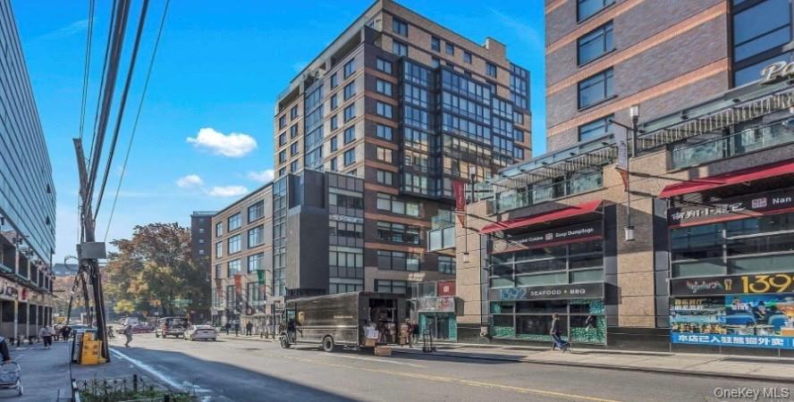39-16 Prince Street 8E — photo