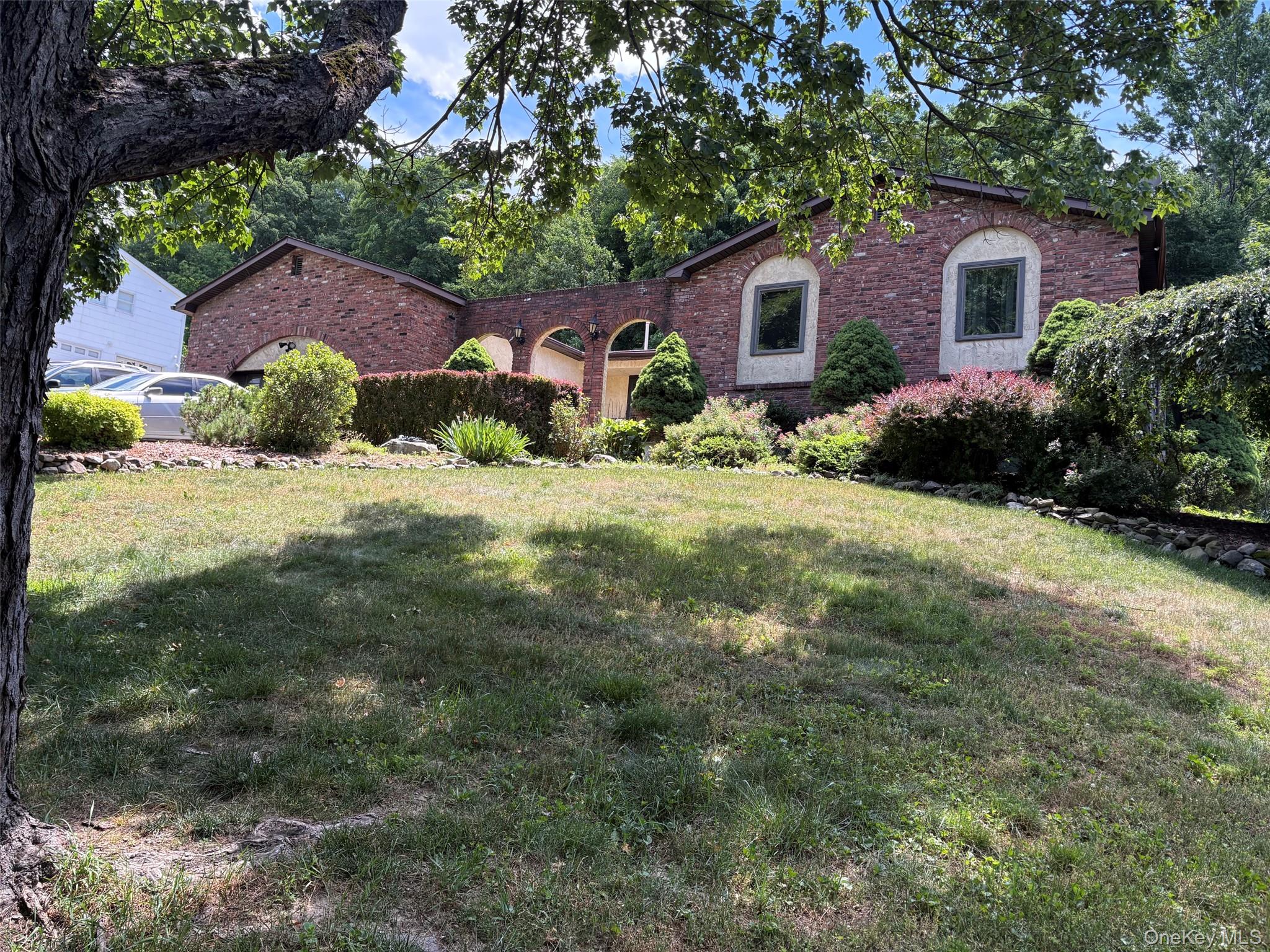 12 Arlington Drive — photo