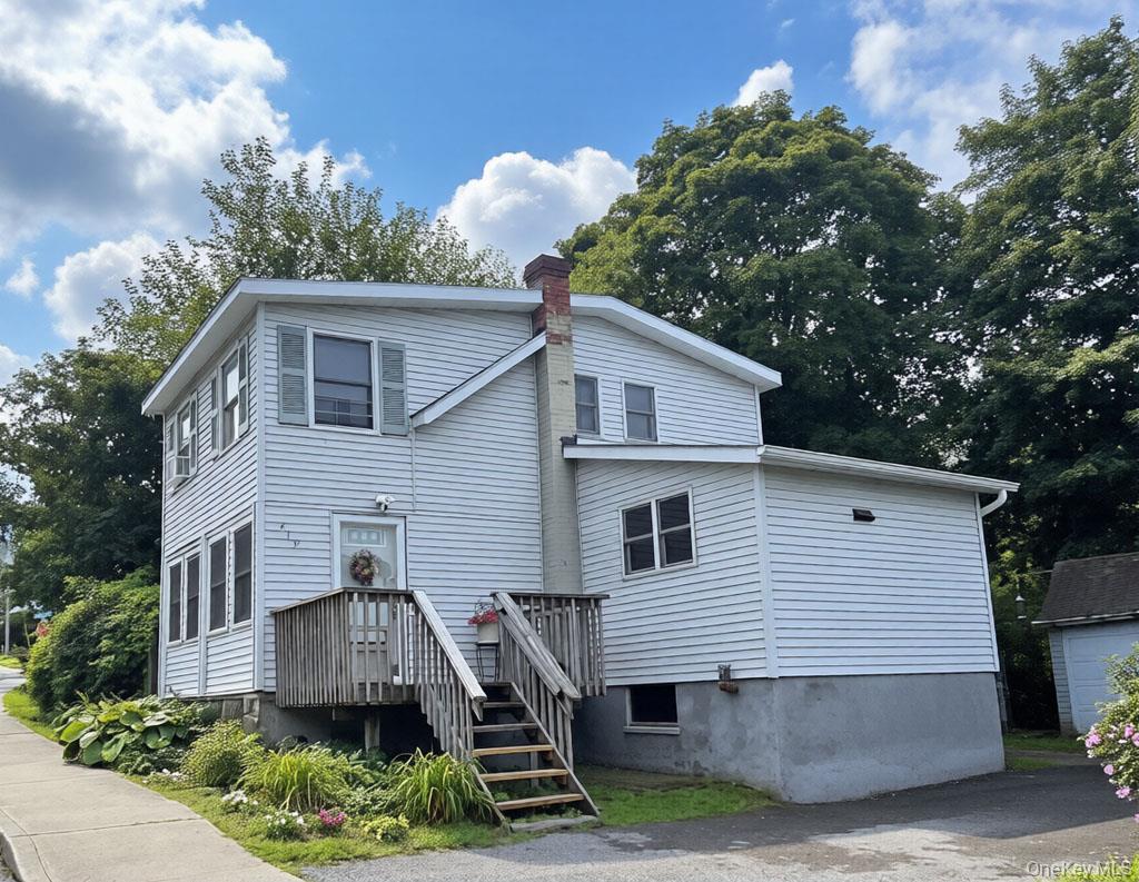 219 E Main Street — photo