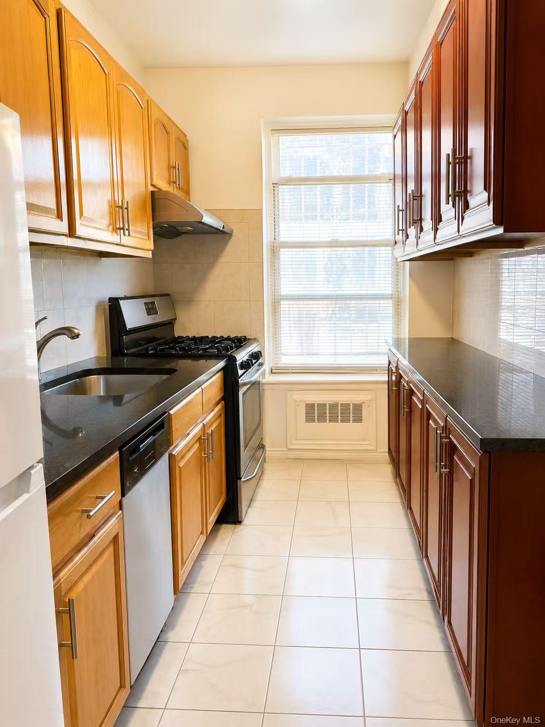 138-25 68th Drive 1a — photo