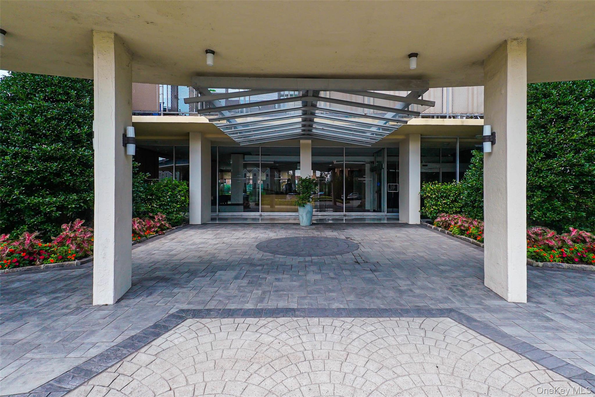 166-25 Powells Cove Boulevard 6M — photo