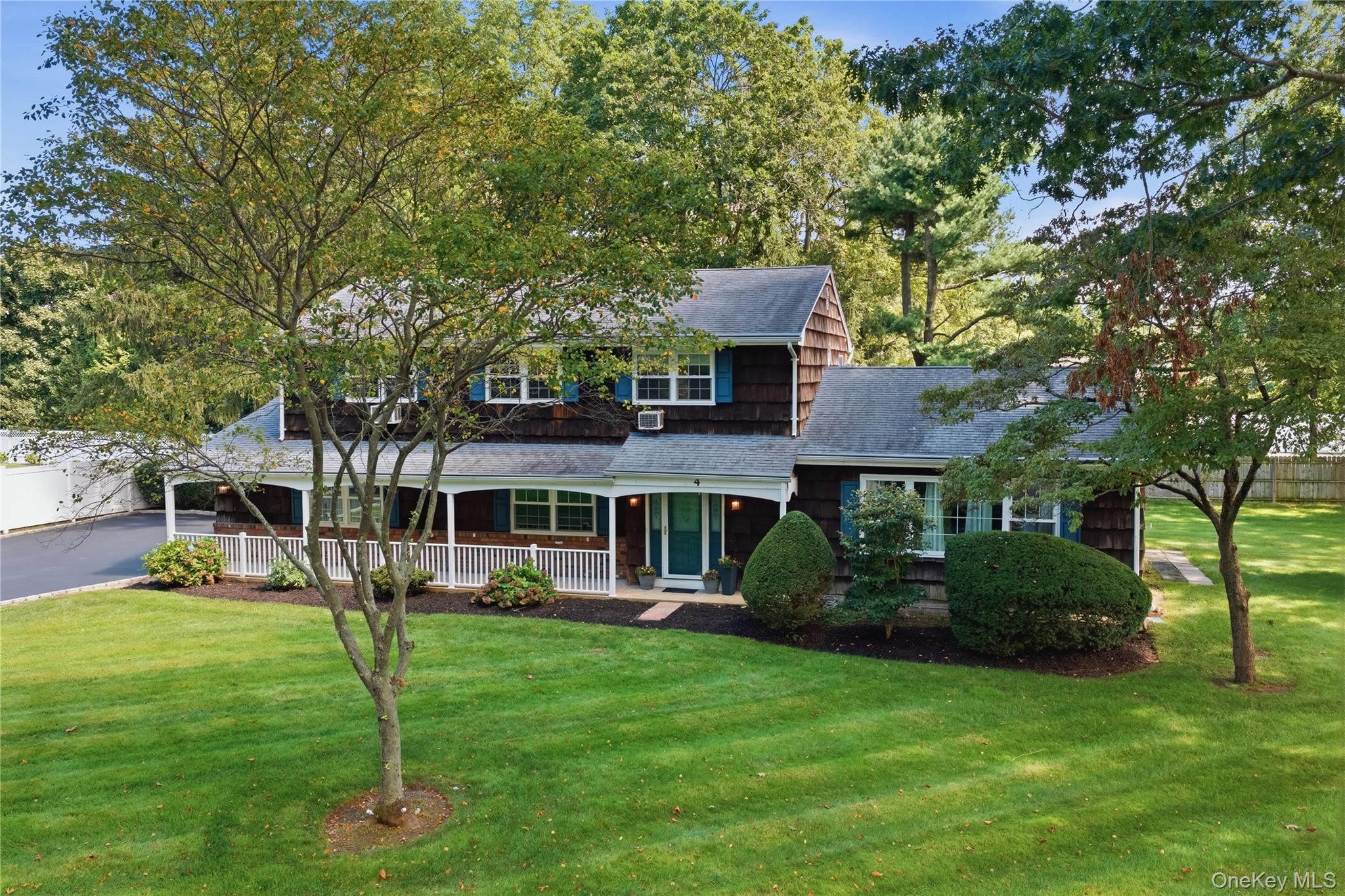 4 Farmington Court — photo