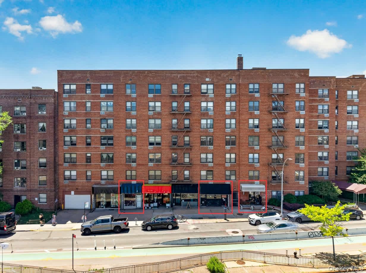 10230 Queens Boulevard Retails — photo