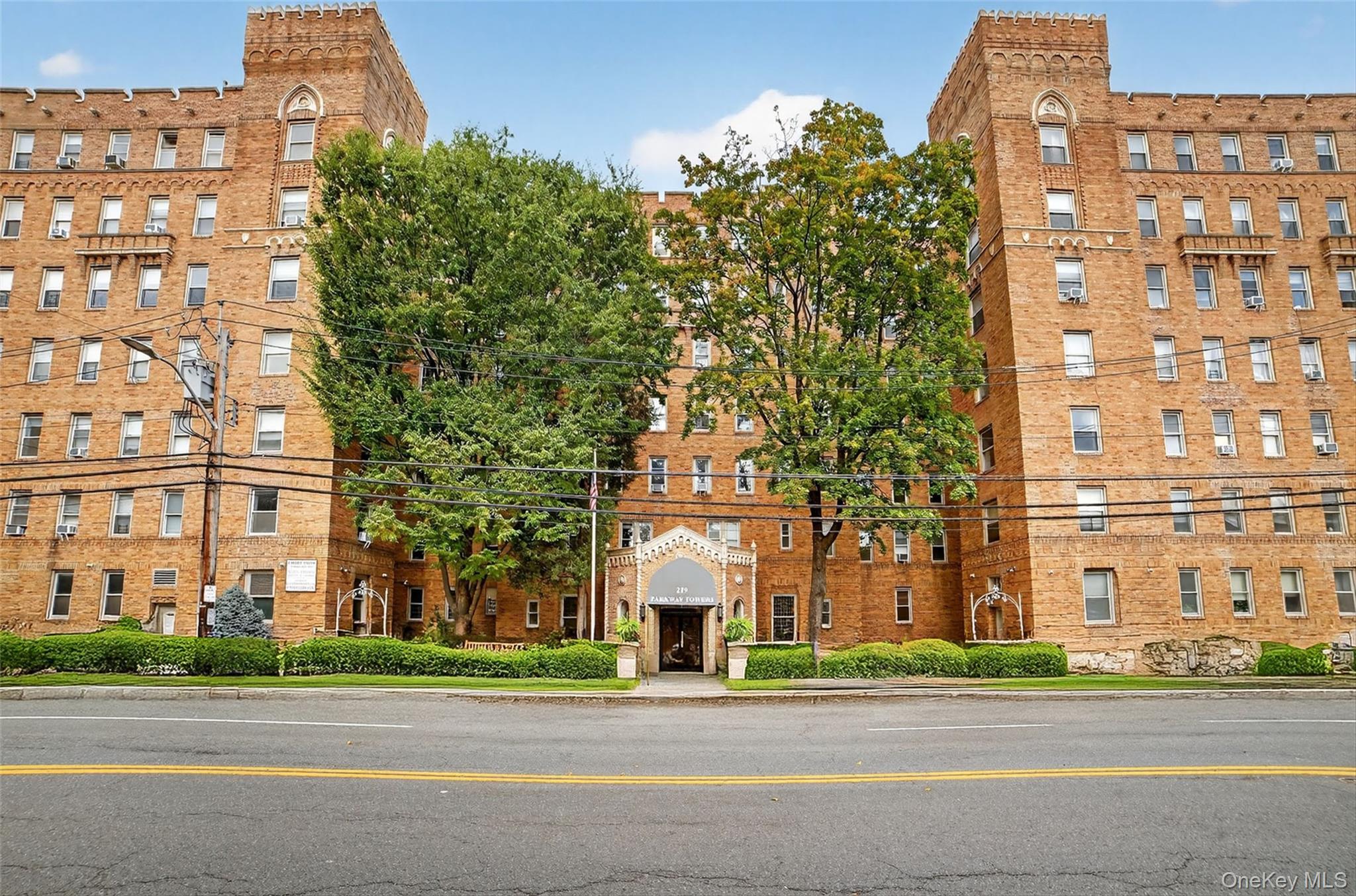 219 Bronx River Road 2L — photo