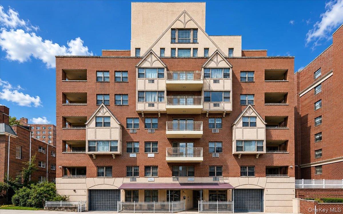 83-75 117th Street 4D — photo