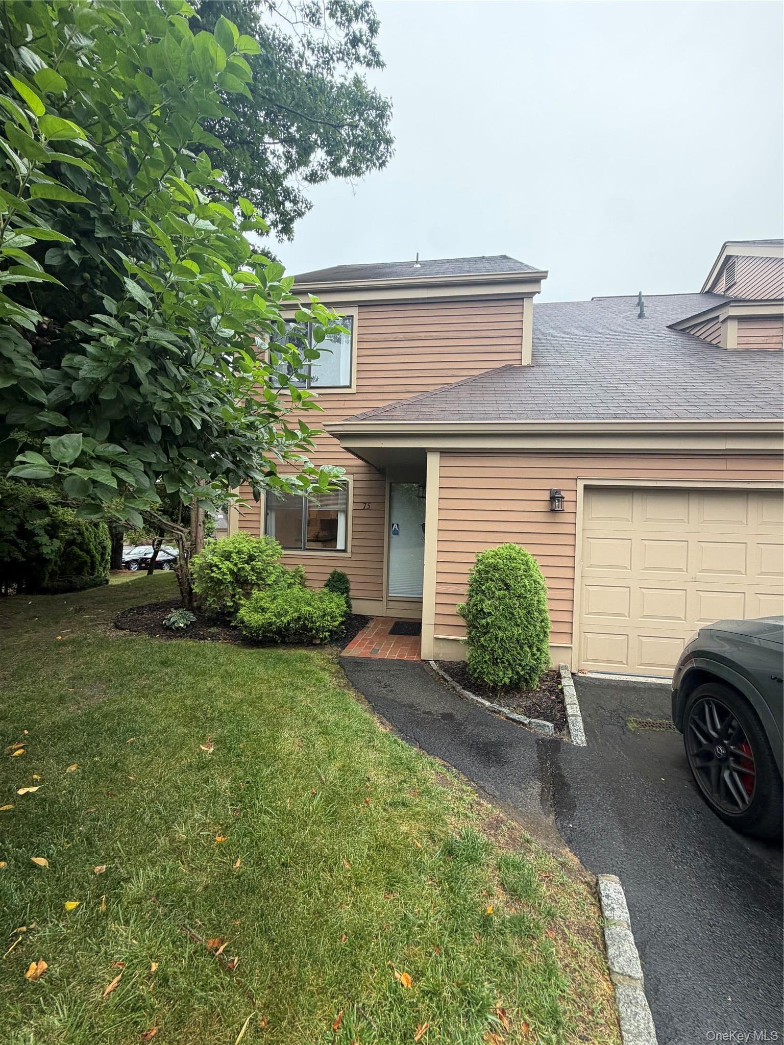 75 Greenway Close 75 — photo