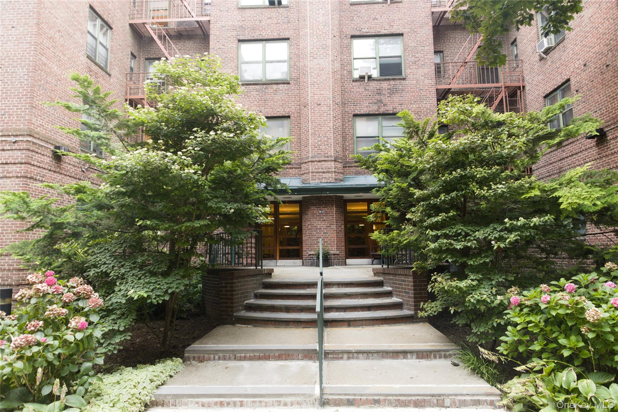 34-41 78th Street 6B — photo