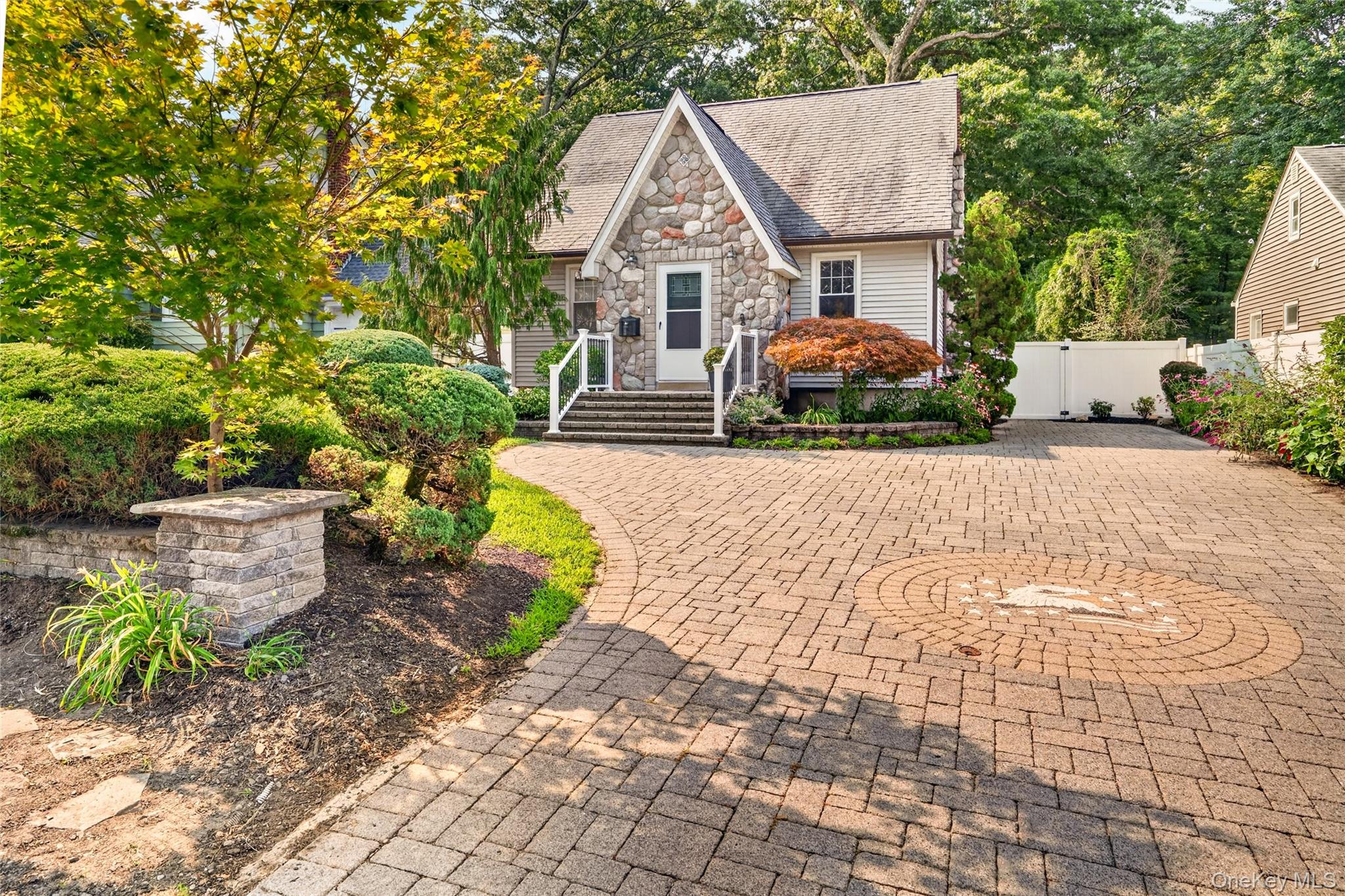 15 W Palisades Avenue — photo