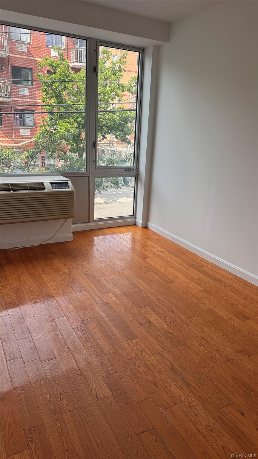 Home in Flushing, NY 11354 — photo 3