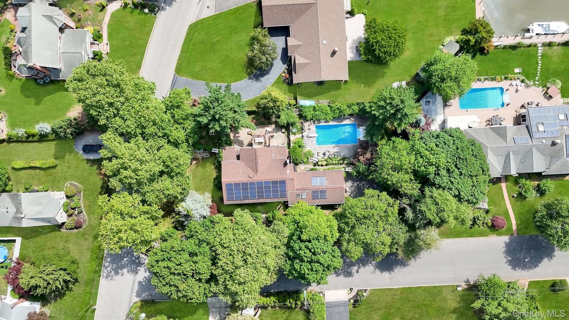 55 Riverview Court — photo