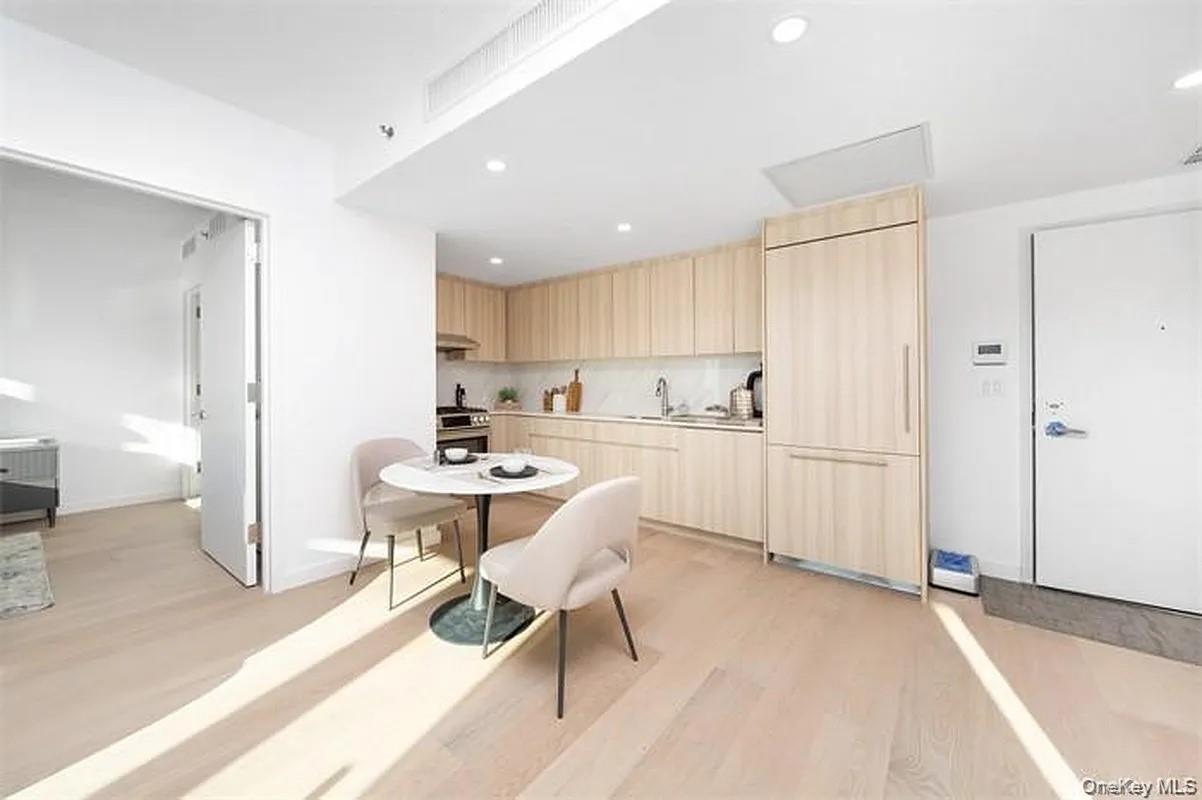 3371 Prince Street 8C — photo