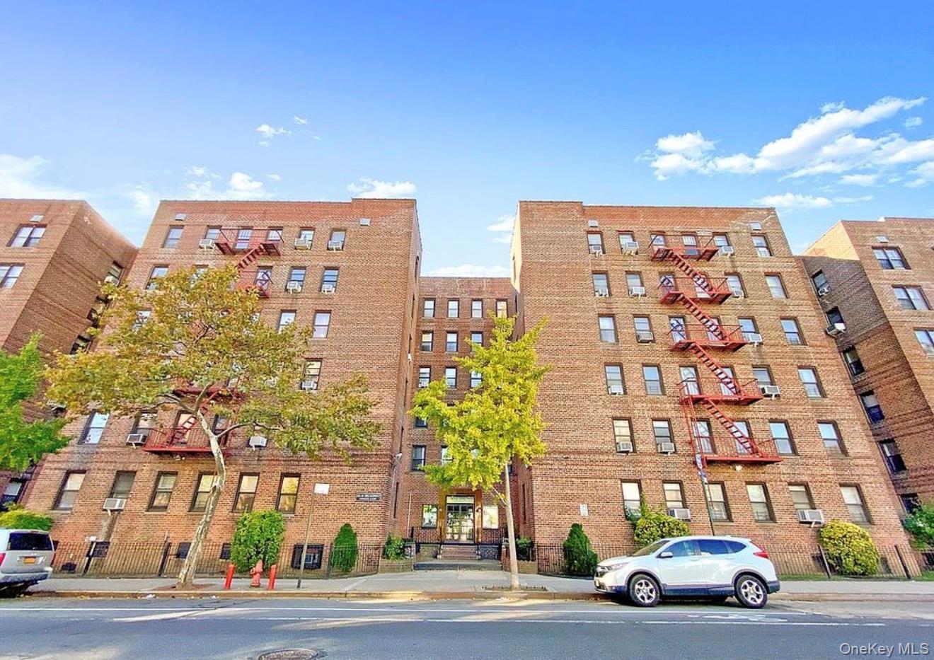 85-14 Broadway 3L — photo