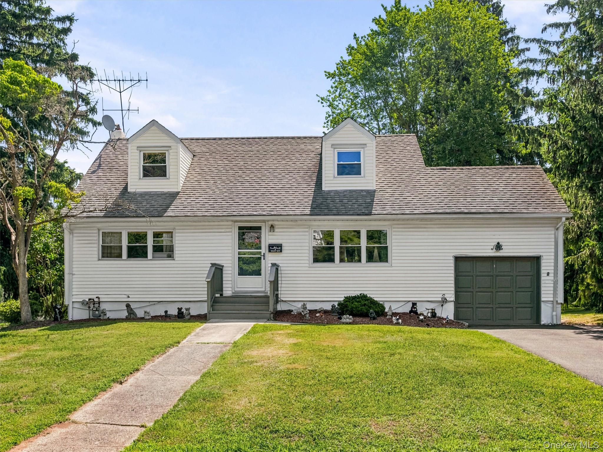 11 Hollow Drive — photo
