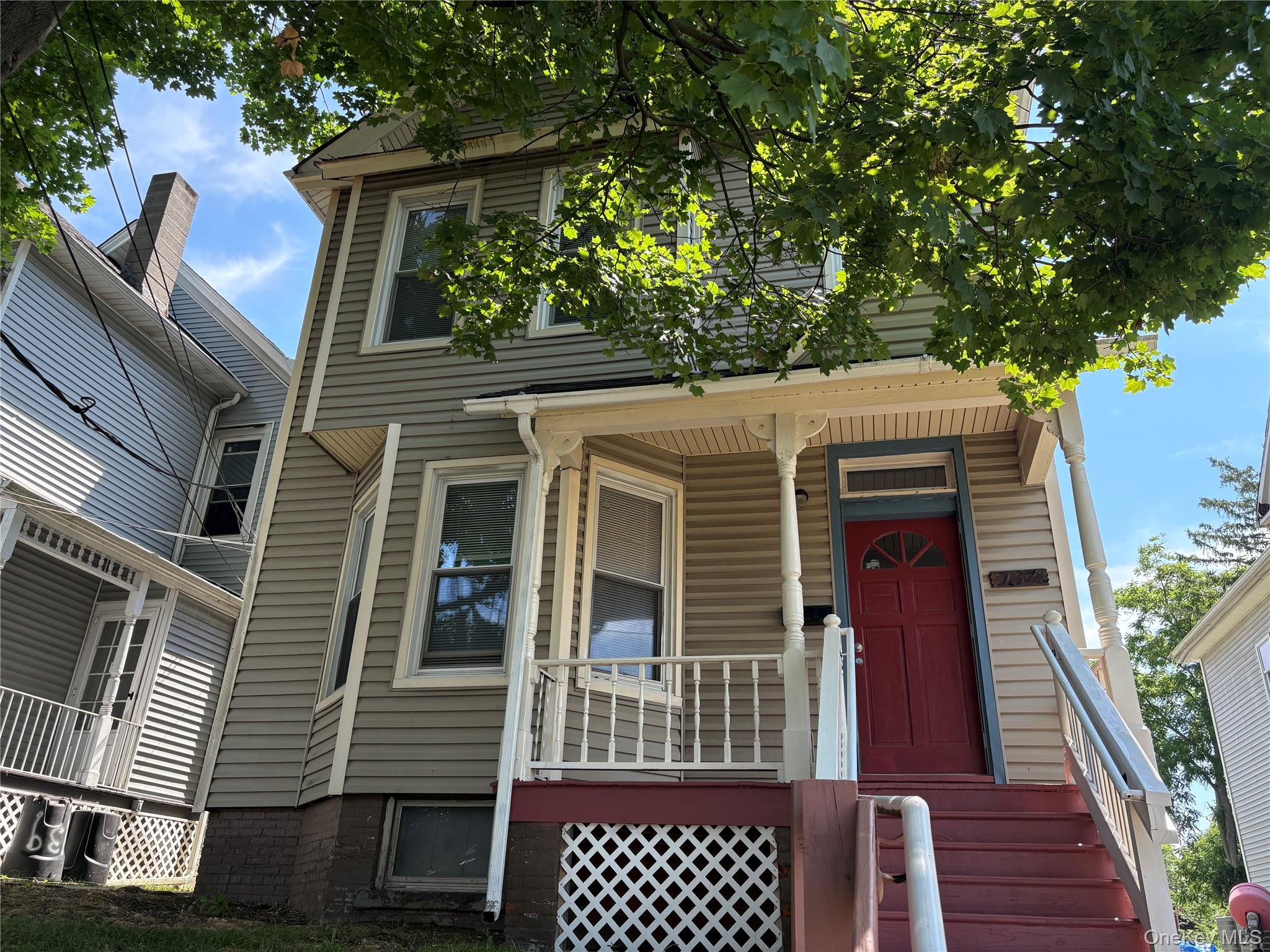 137 N Clinton Street — photo
