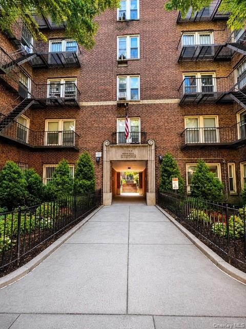 48-20 44th Street 4C — photo