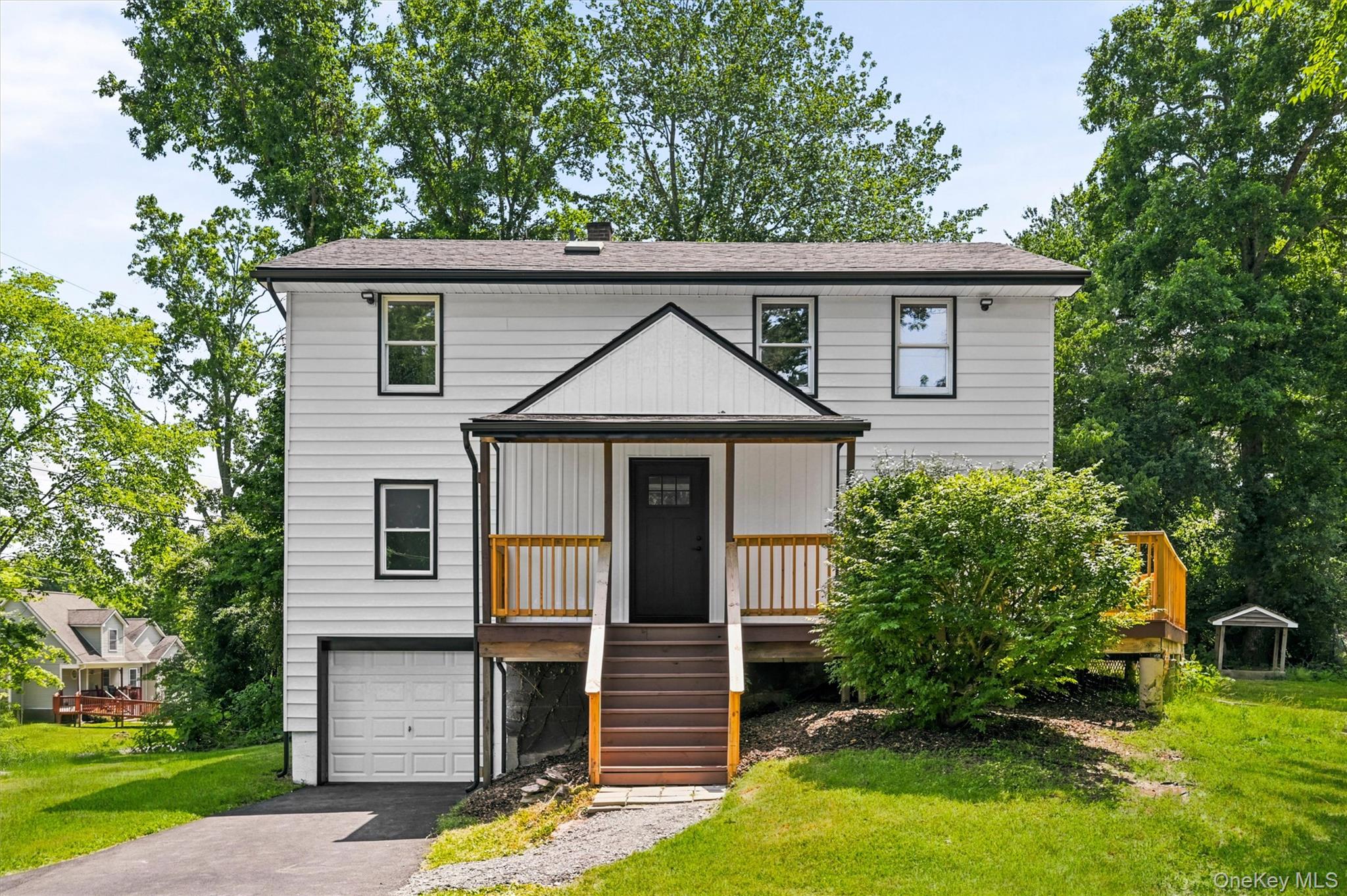 8 E Green Road — photo