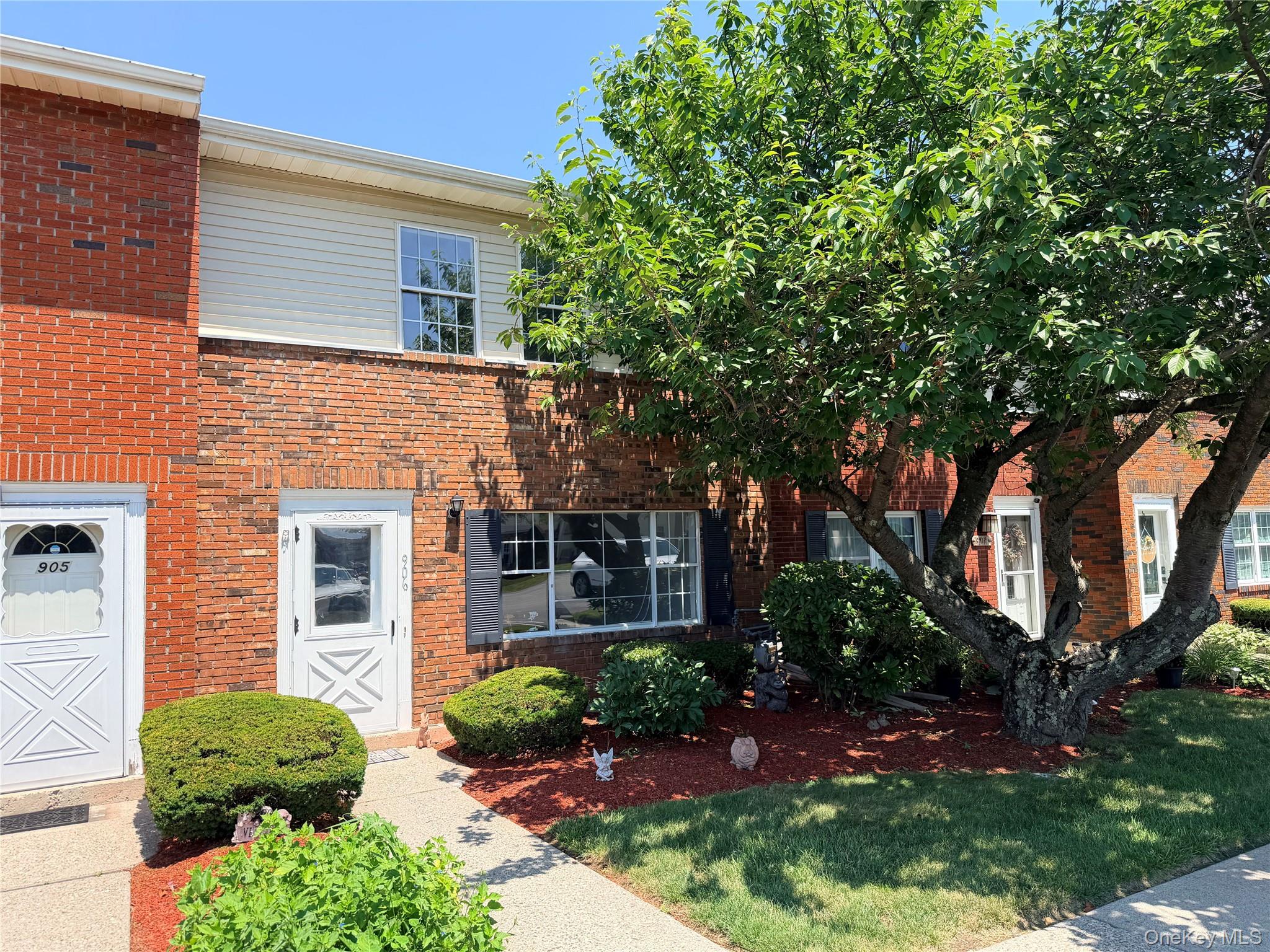 276 Temple Hill Road 906 — photo