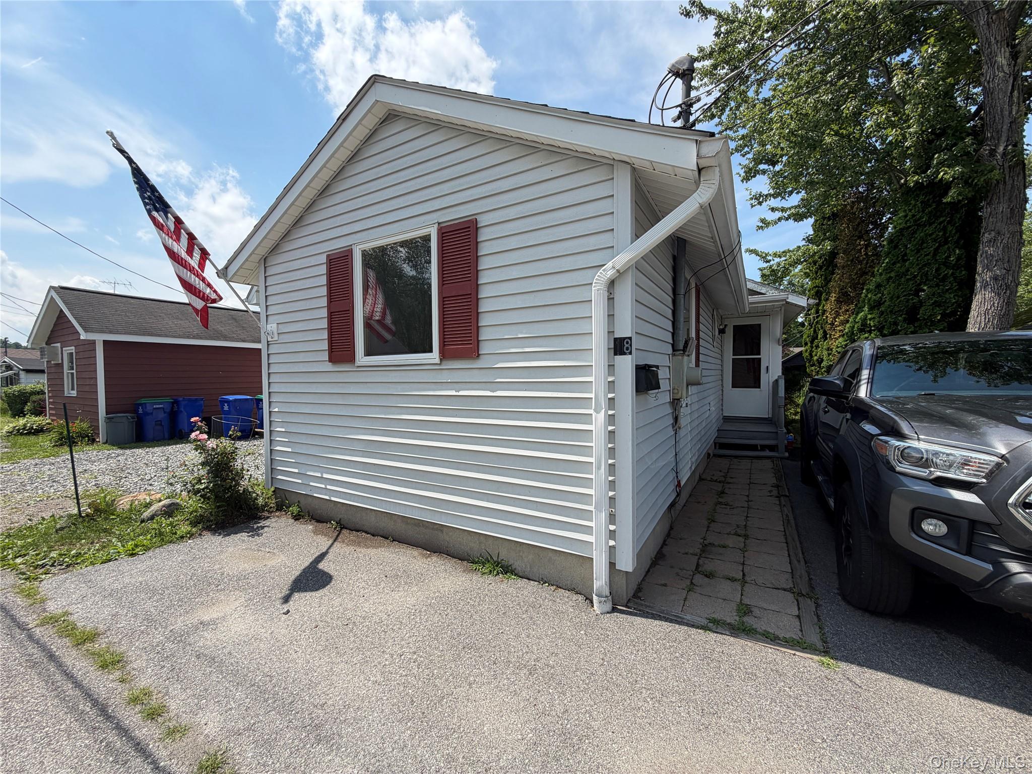 18 Cottage Lane — photo