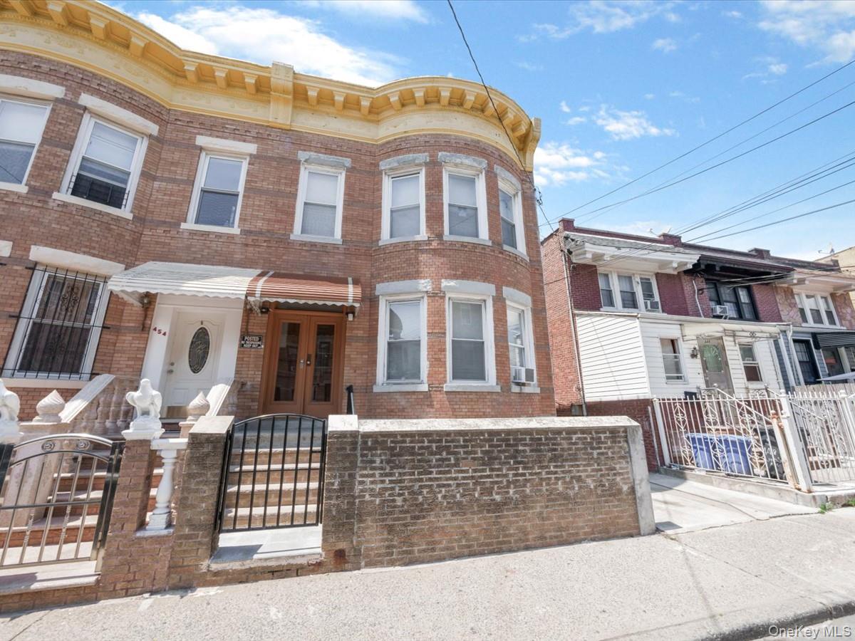 452 Lincoln Avenue Hse — photo