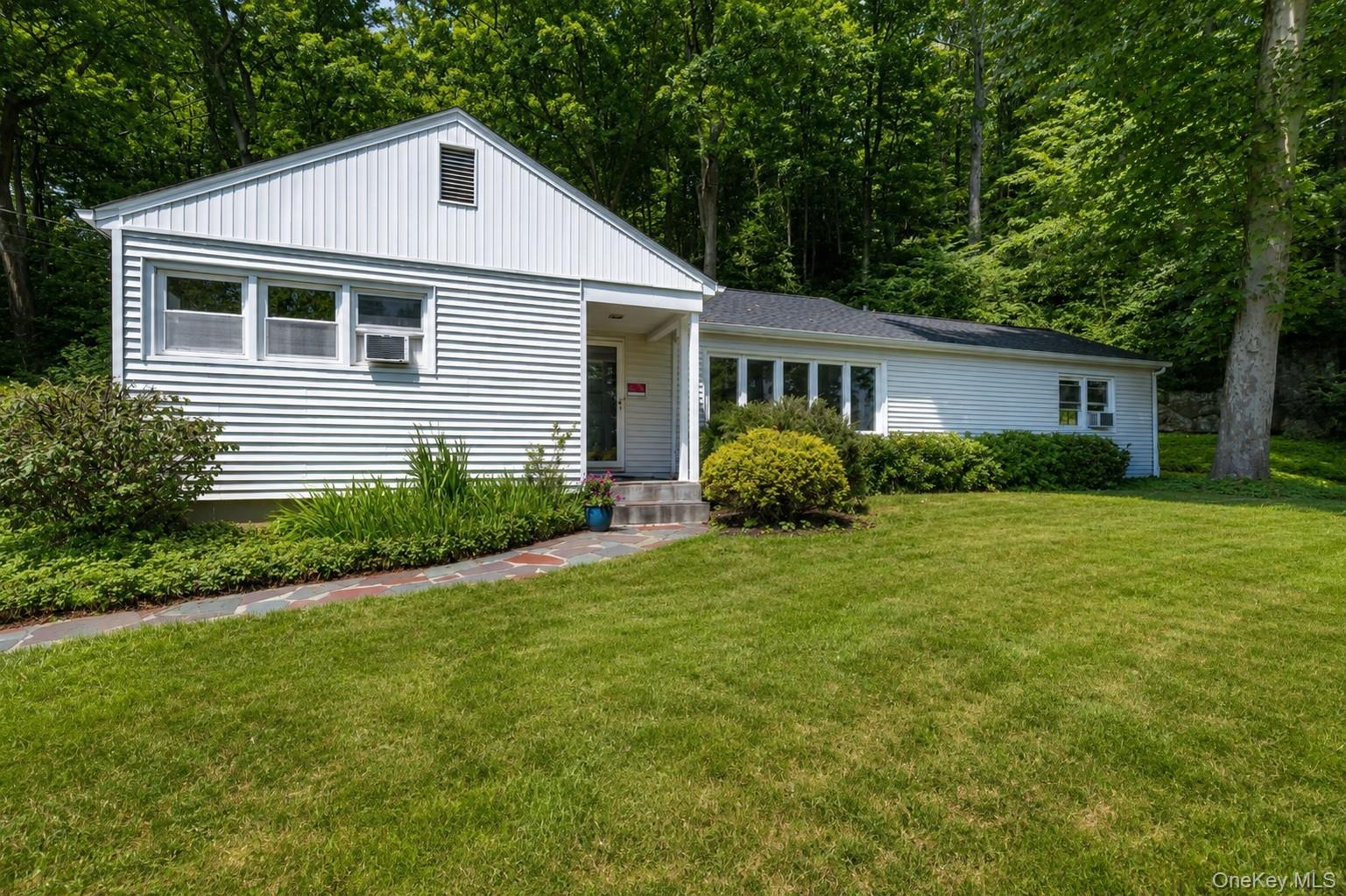 136 Pound Ridge Road — photo