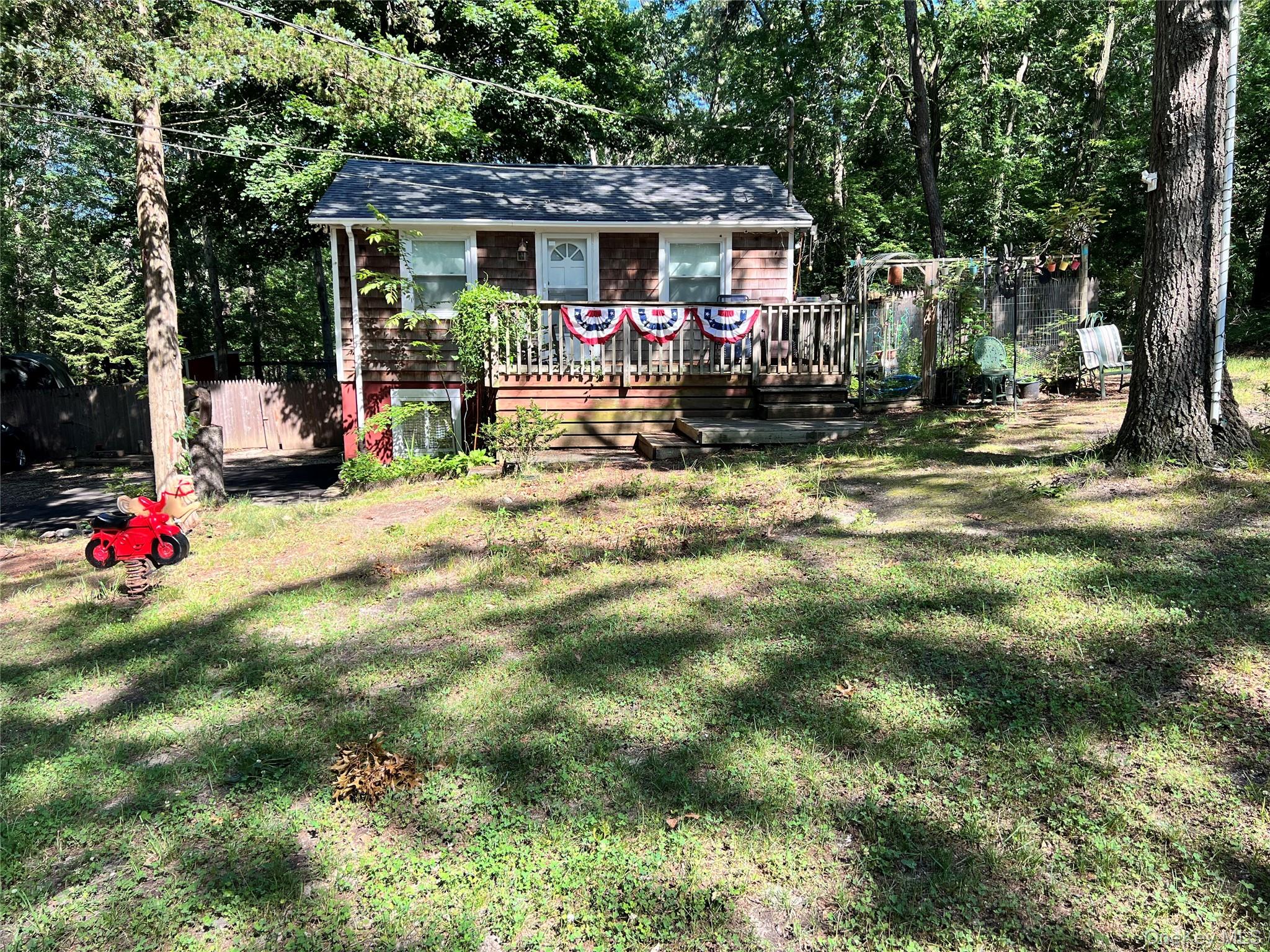 11 Primrose Path — photo
