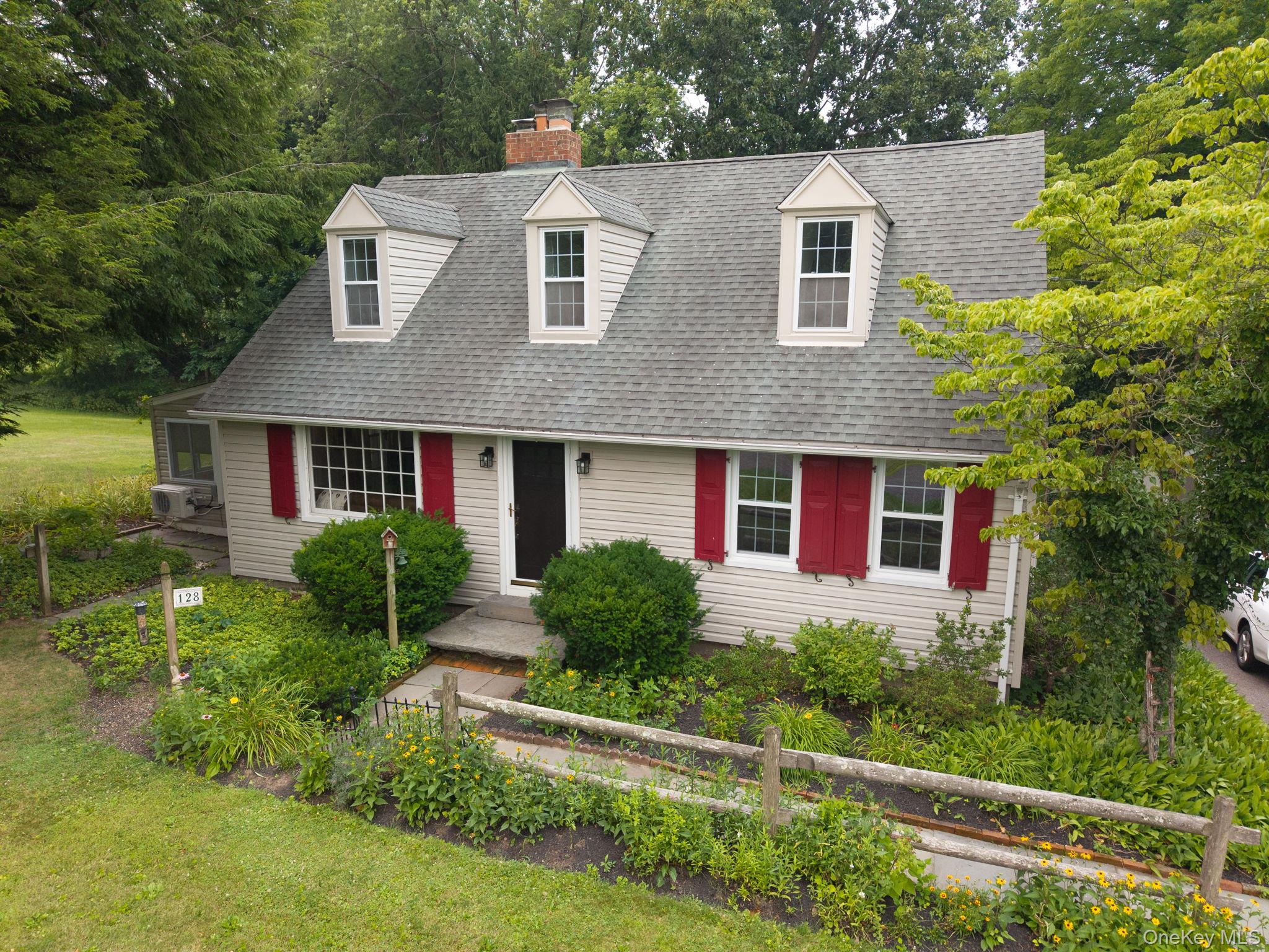 128 Rosa Lane — photo