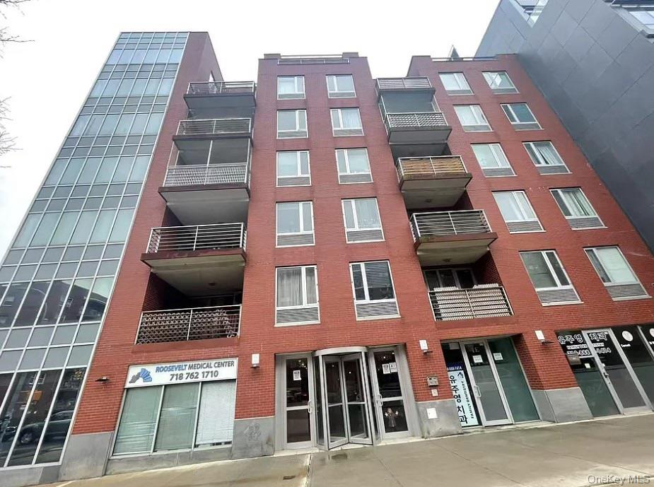 38-34 Parsons Boulevard Ph-D — photo