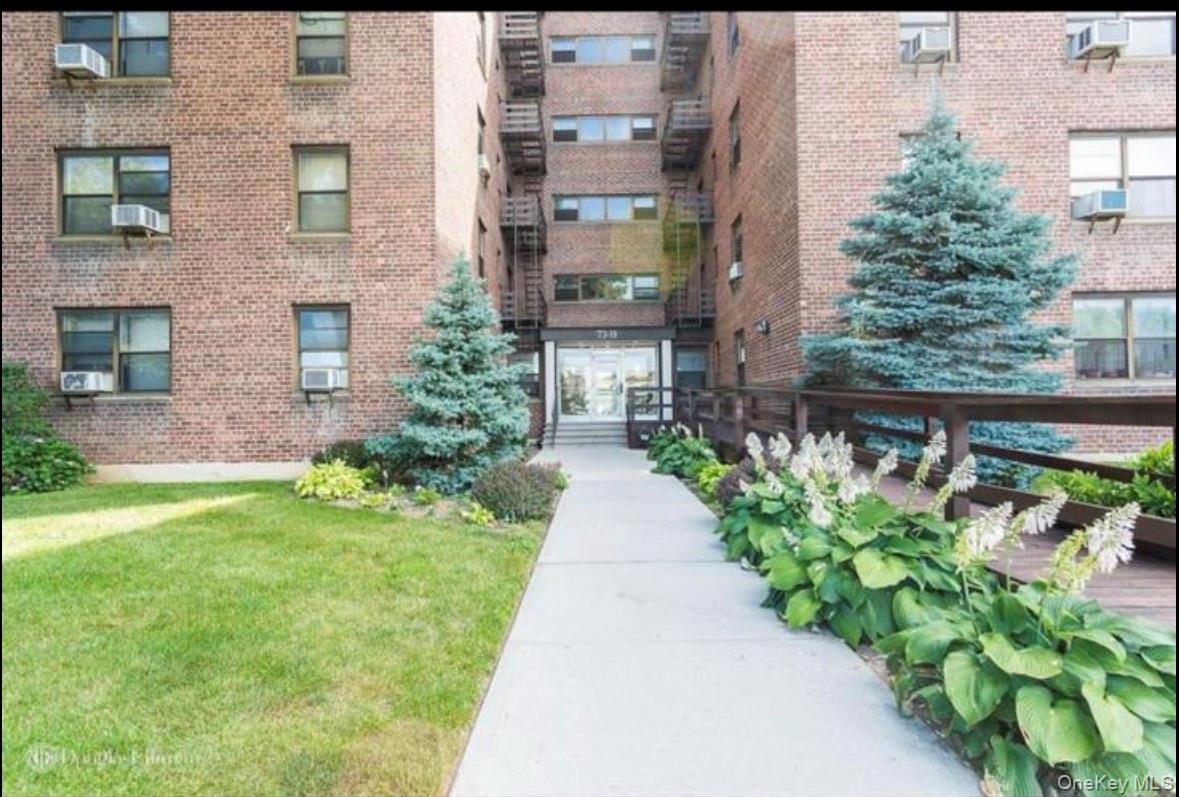 7311 Bell Blvd 2B — photo