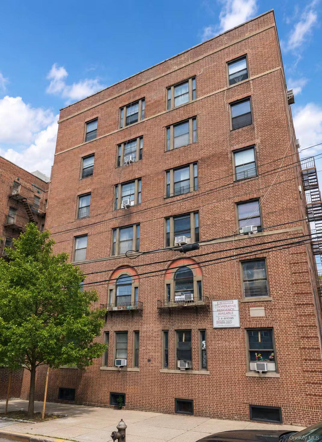 33-38 Parsons Boulevard 3D — photo