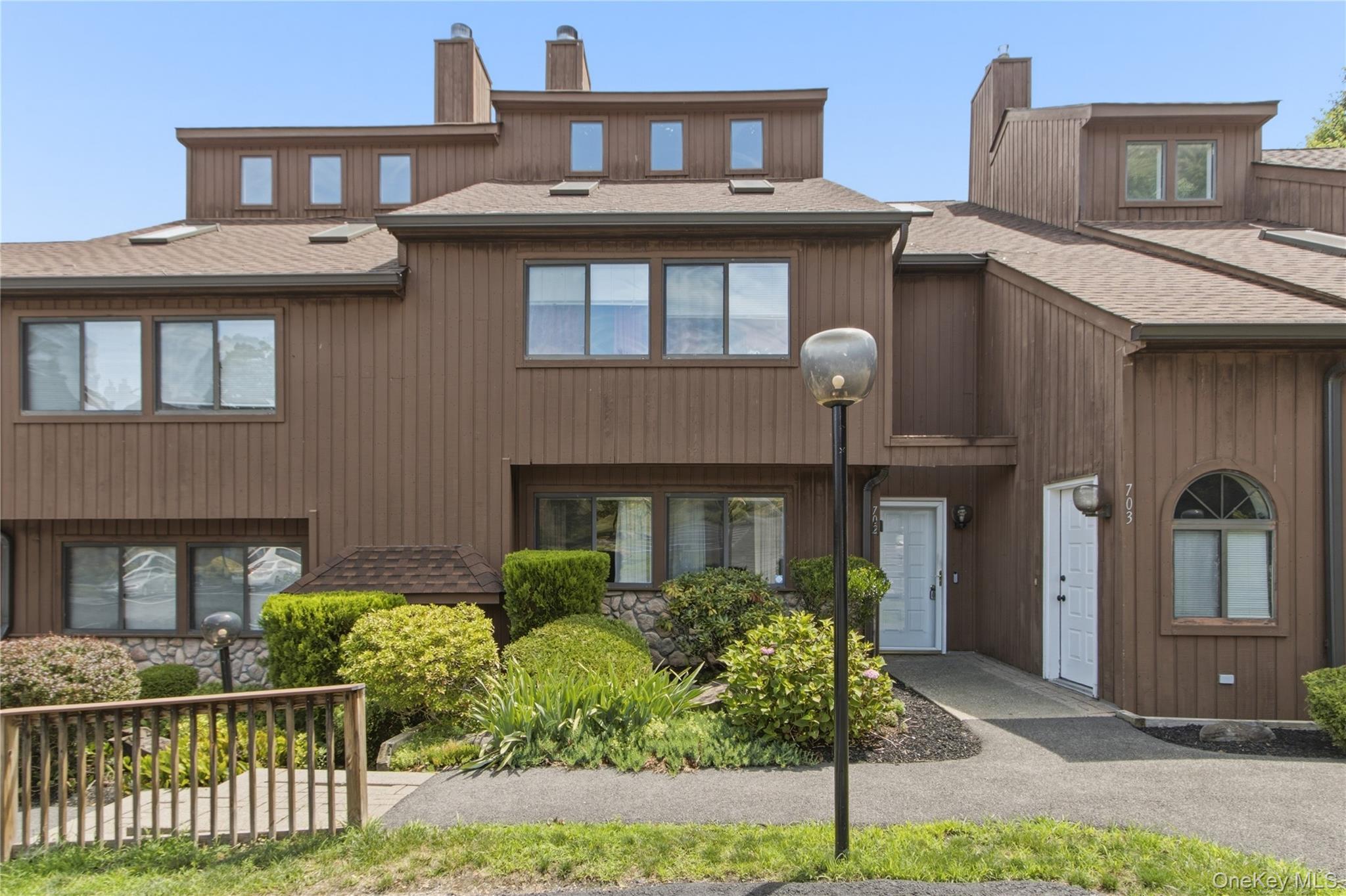 702 Scenic Lane — photo