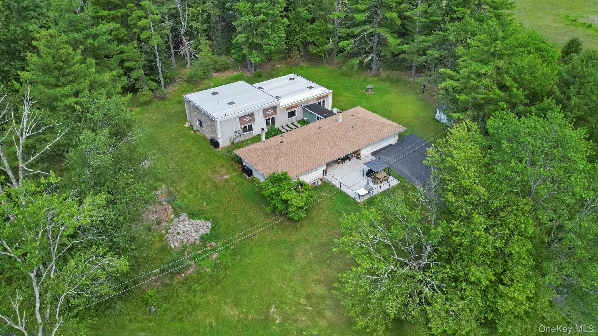 35 Kroeger Road — photo