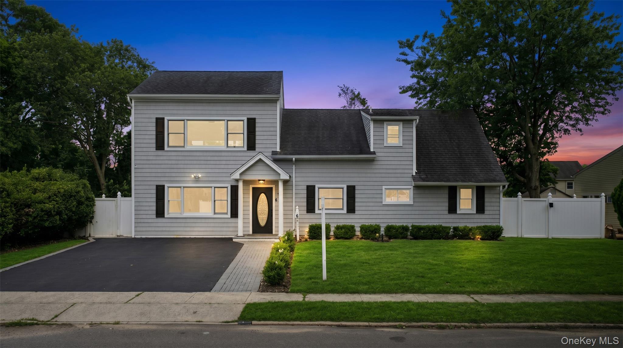 6 Regal Lane — photo
