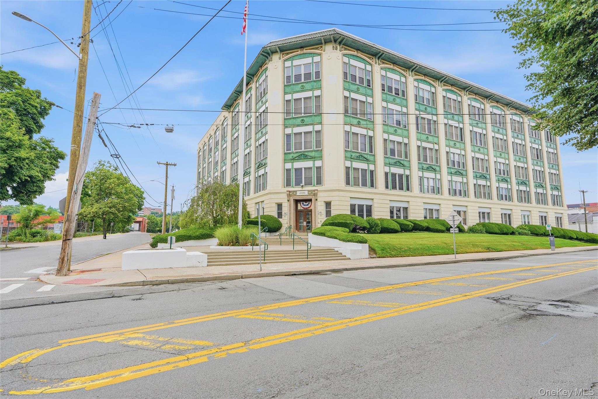 1 Landmark Square 405 — photo