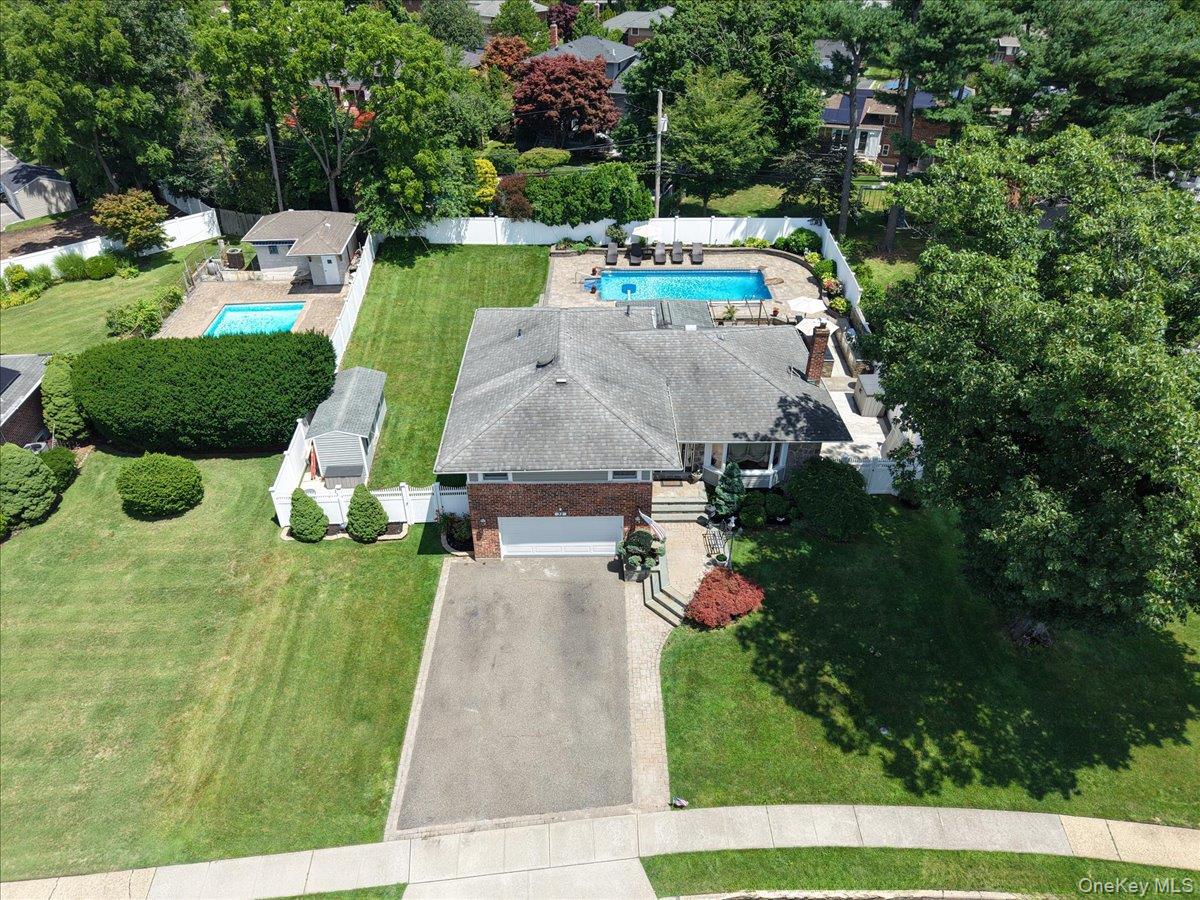 32 Lark Drive — photo