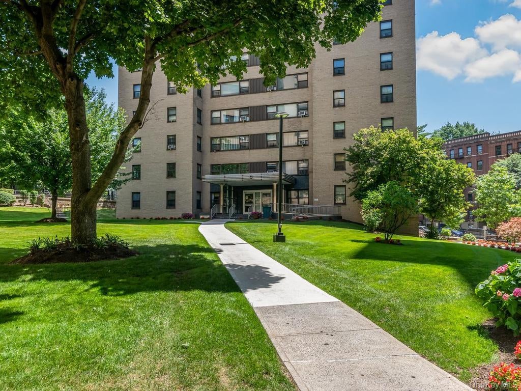 6 Fordham Hill Oval 10F — photo