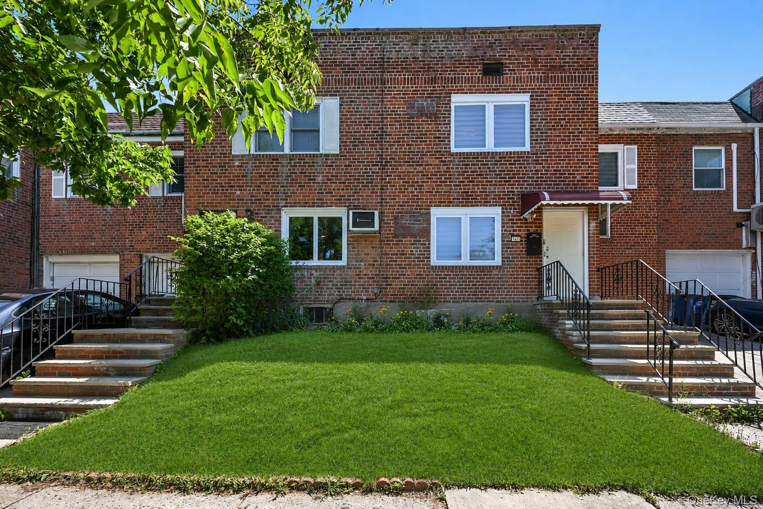 76-37 Vleigh Place — photo