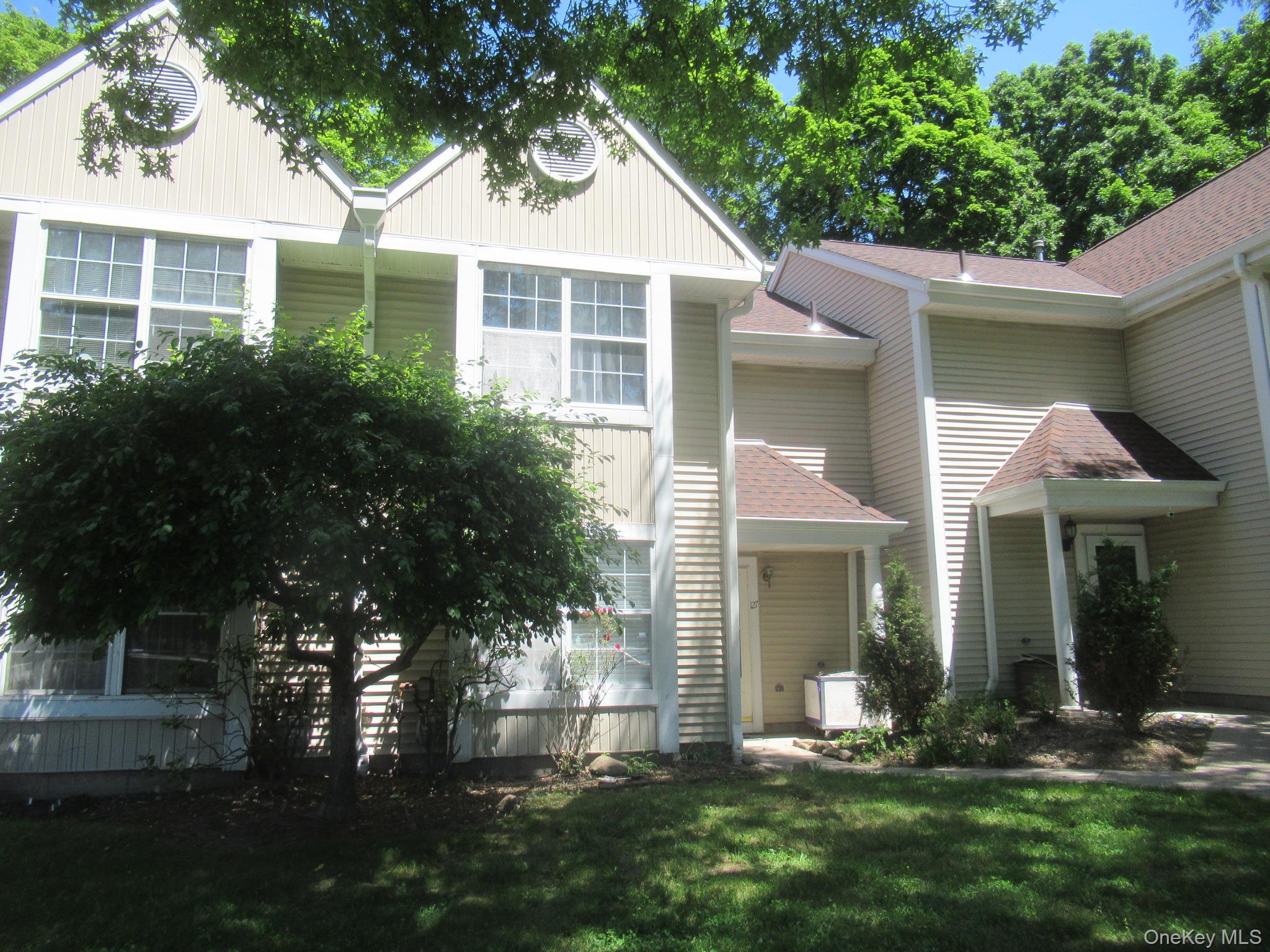 127 Creekside Circle — photo