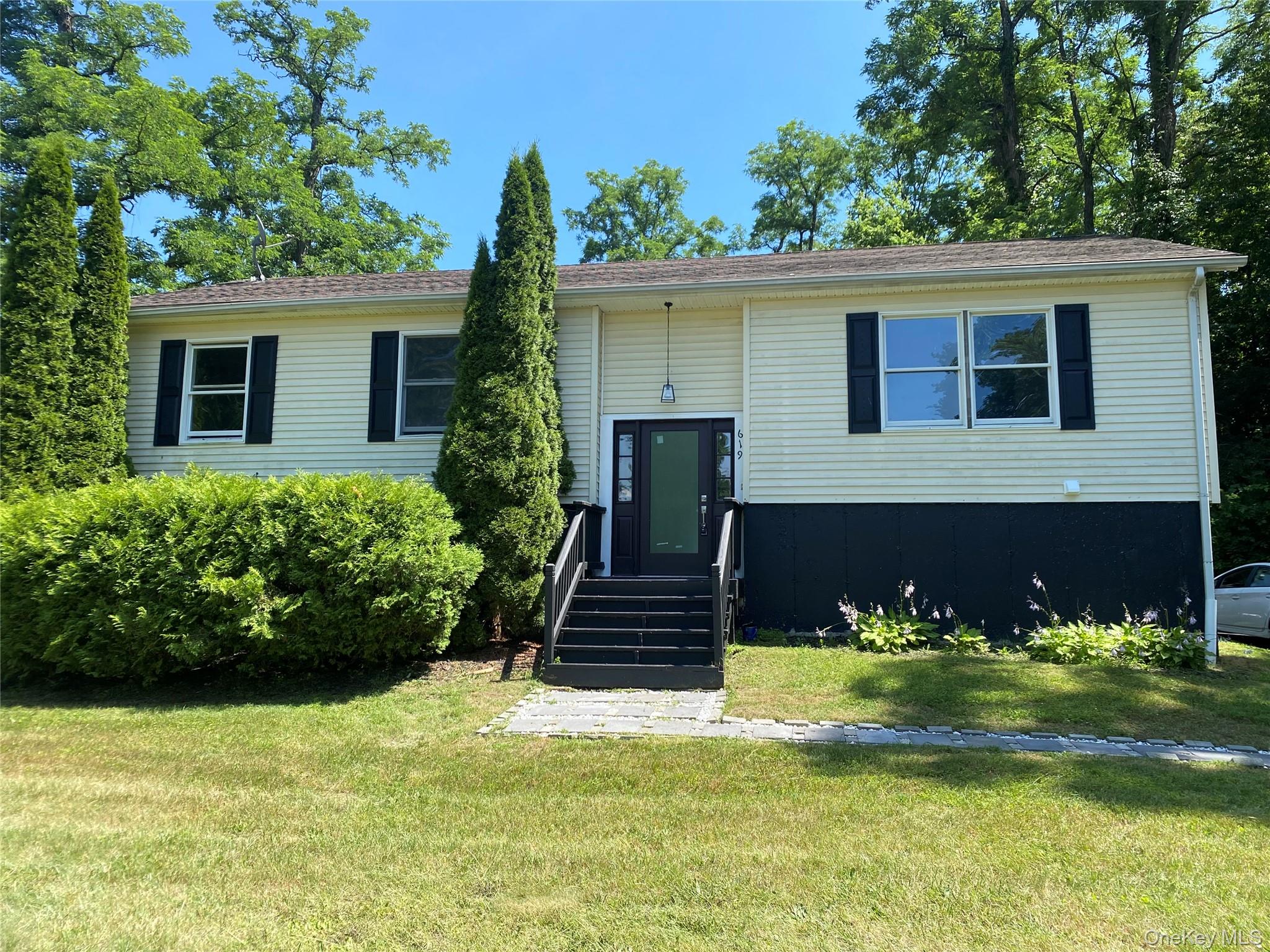 619 Creekside Road — photo